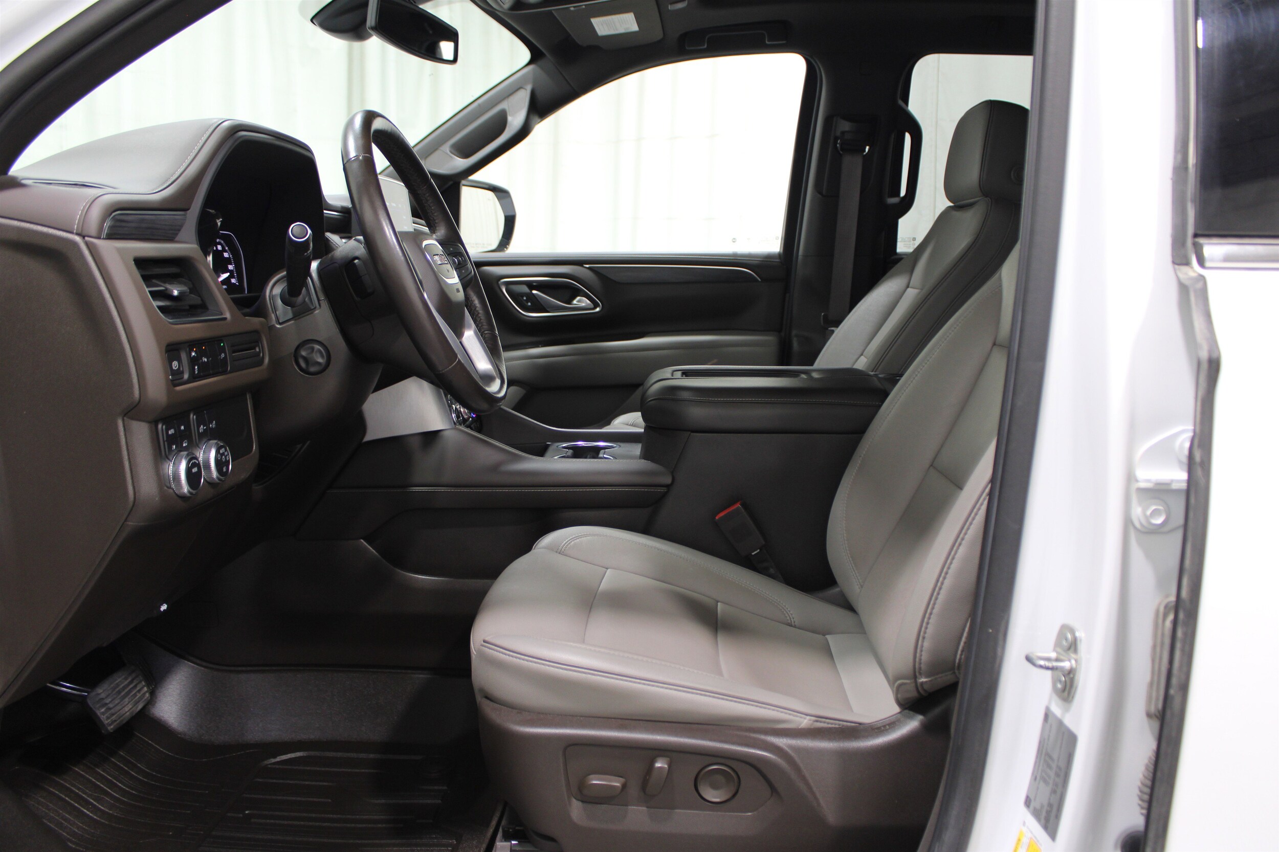 2021 Gmc Yukon XL SLT photo 3