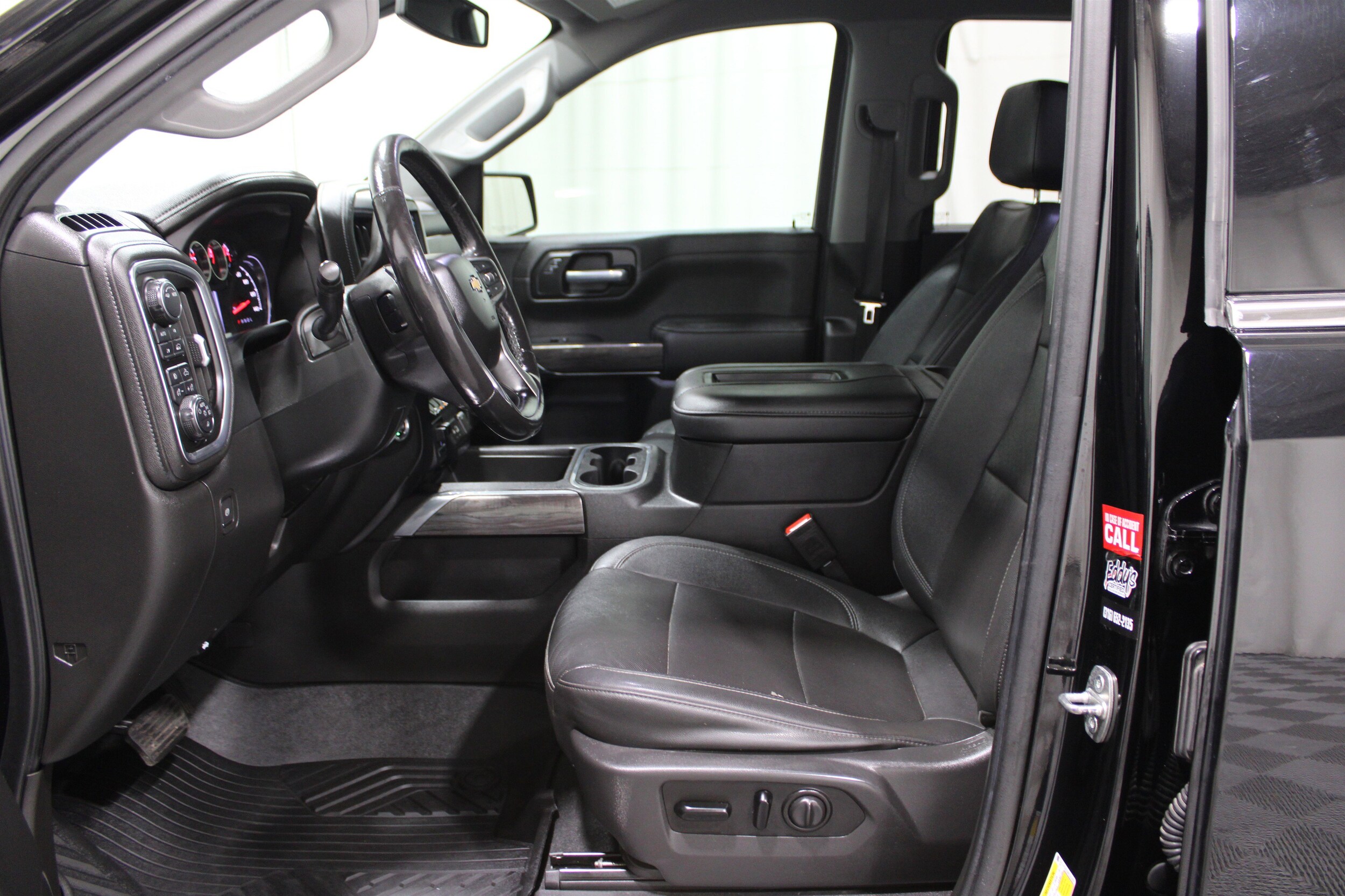 2021 Chevrolet Silverado 1500 LTZ photo 3