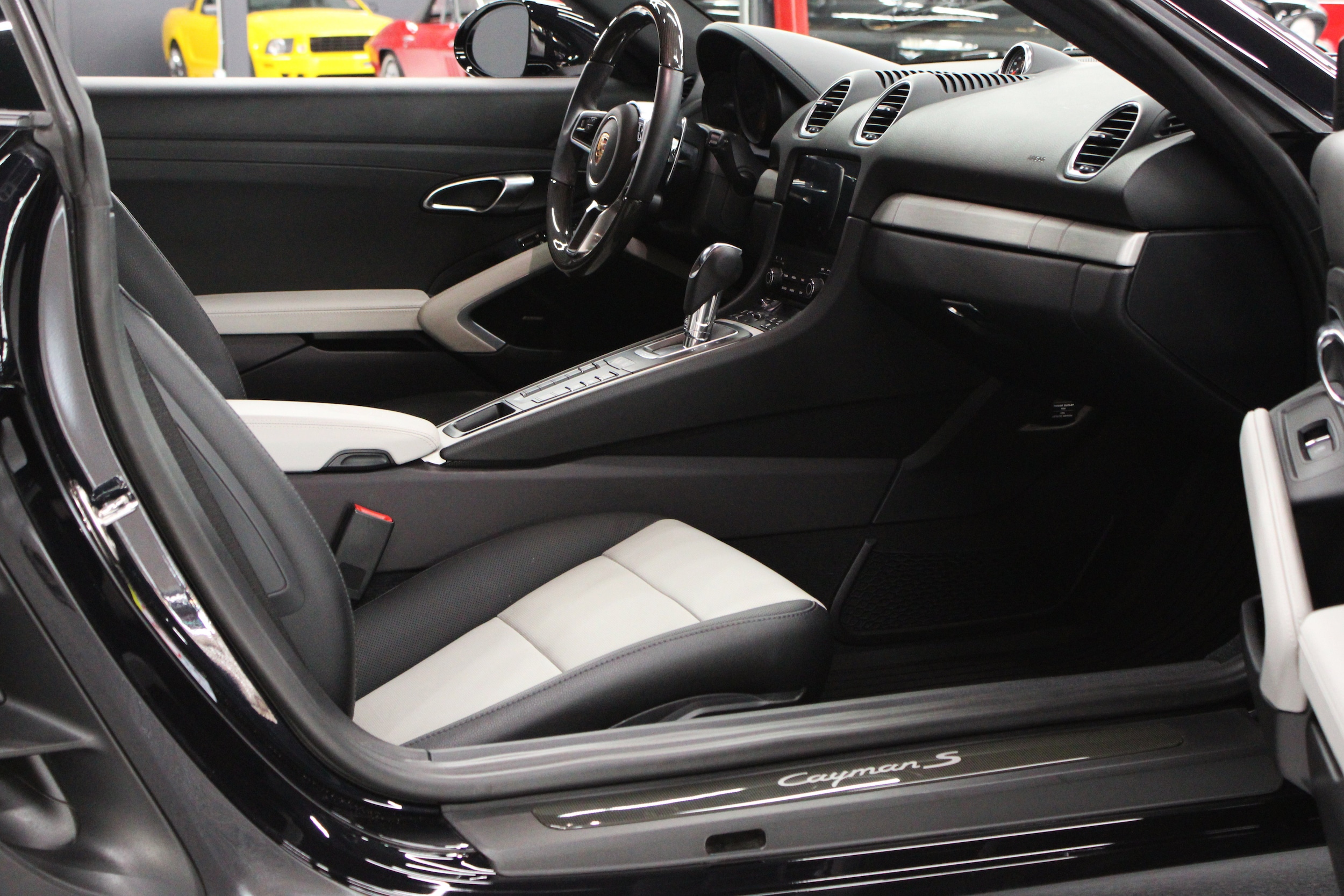 2025 Porsche 718 S - Photo 28