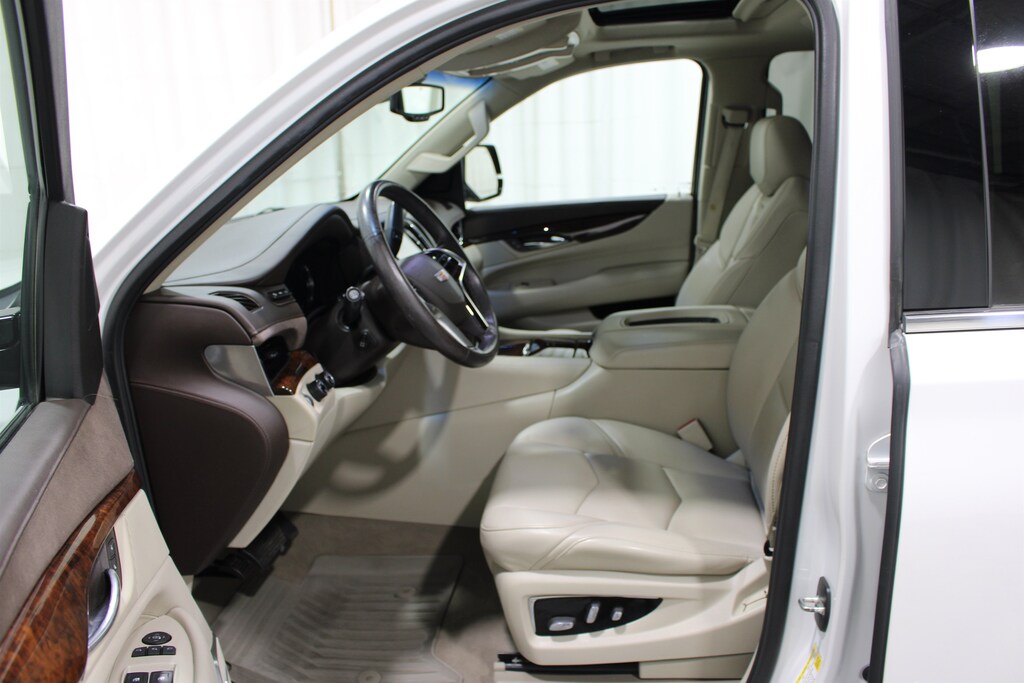 Used 2016 Cadillac Escalade Luxury Collection SUV