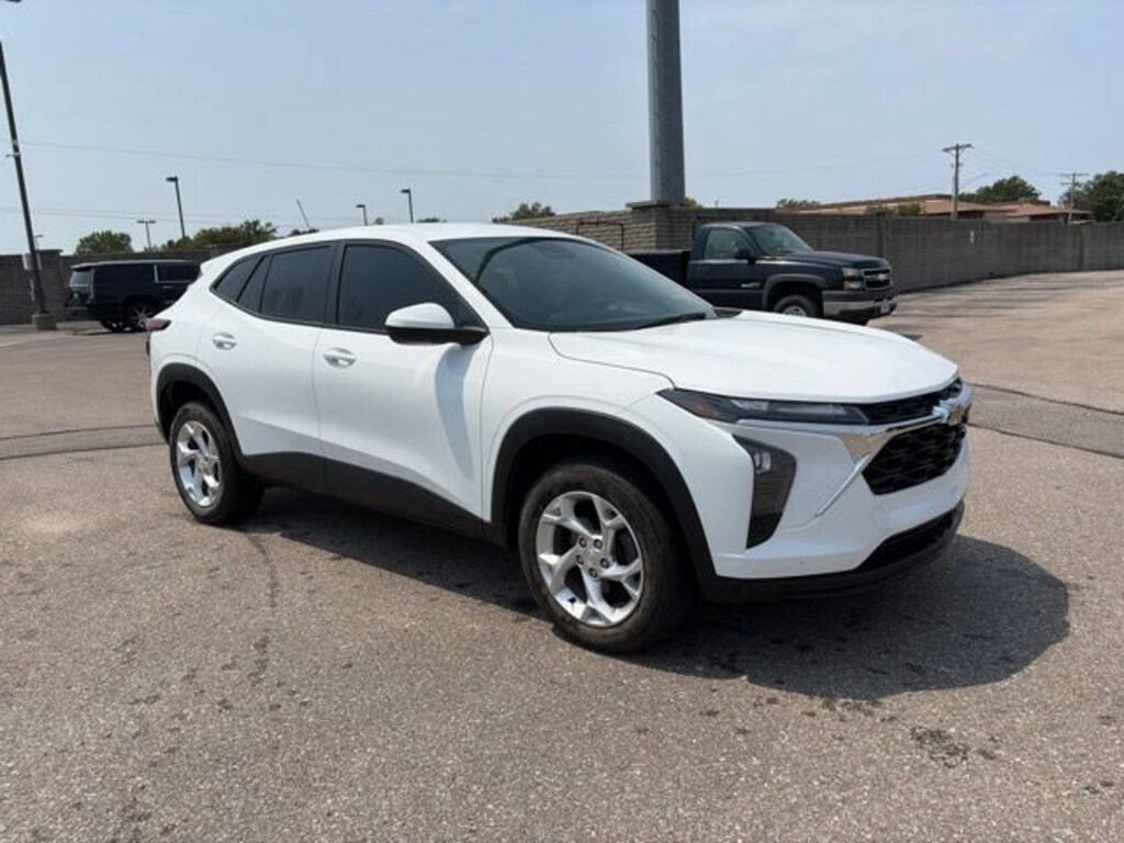 Used 2025 Chevrolet Trax LS SUV