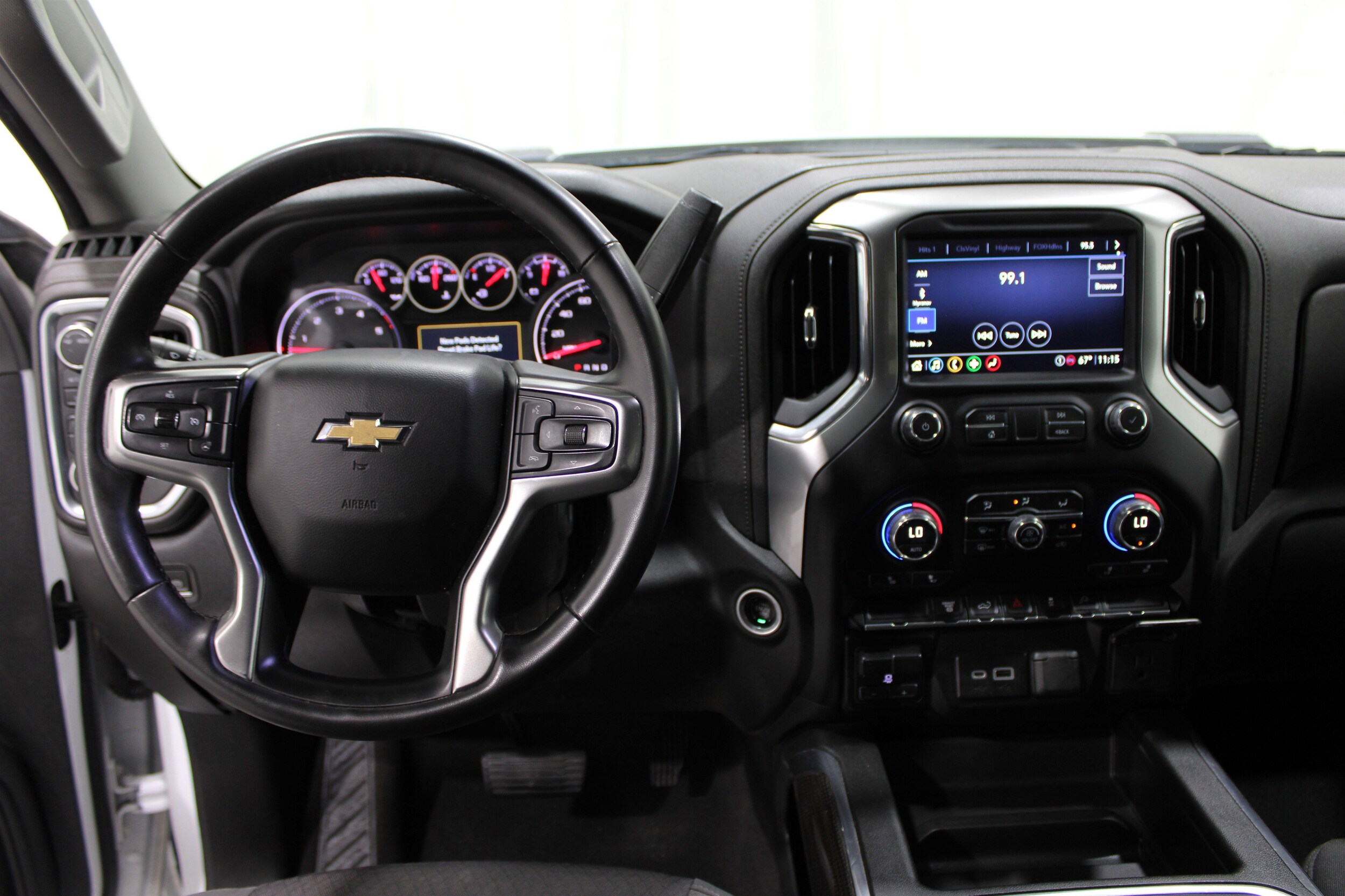 2023 Chevrolet Silverado 3500HD LT photo 2