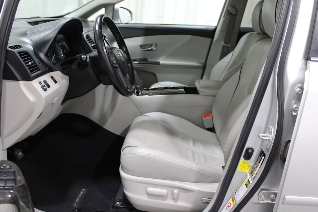 Used 2013 Toyota Venza LE Crossover
