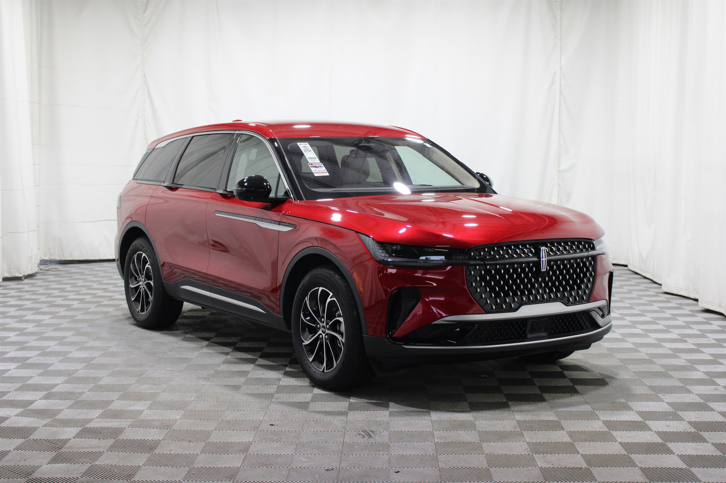 2025 Lincoln Nautilus Premiere AWD's photo