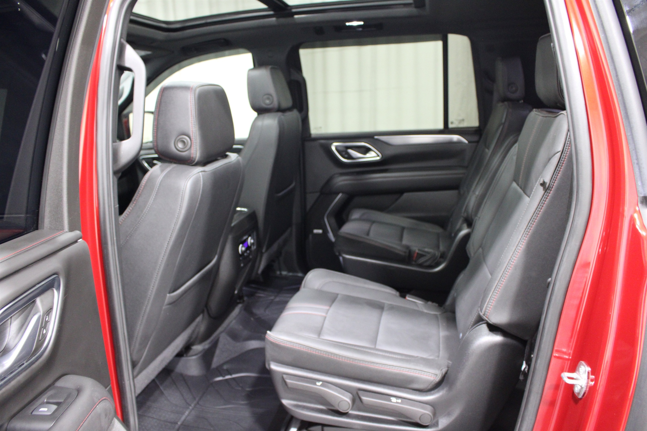 2024 Chevrolet Suburban RST - Photo 20