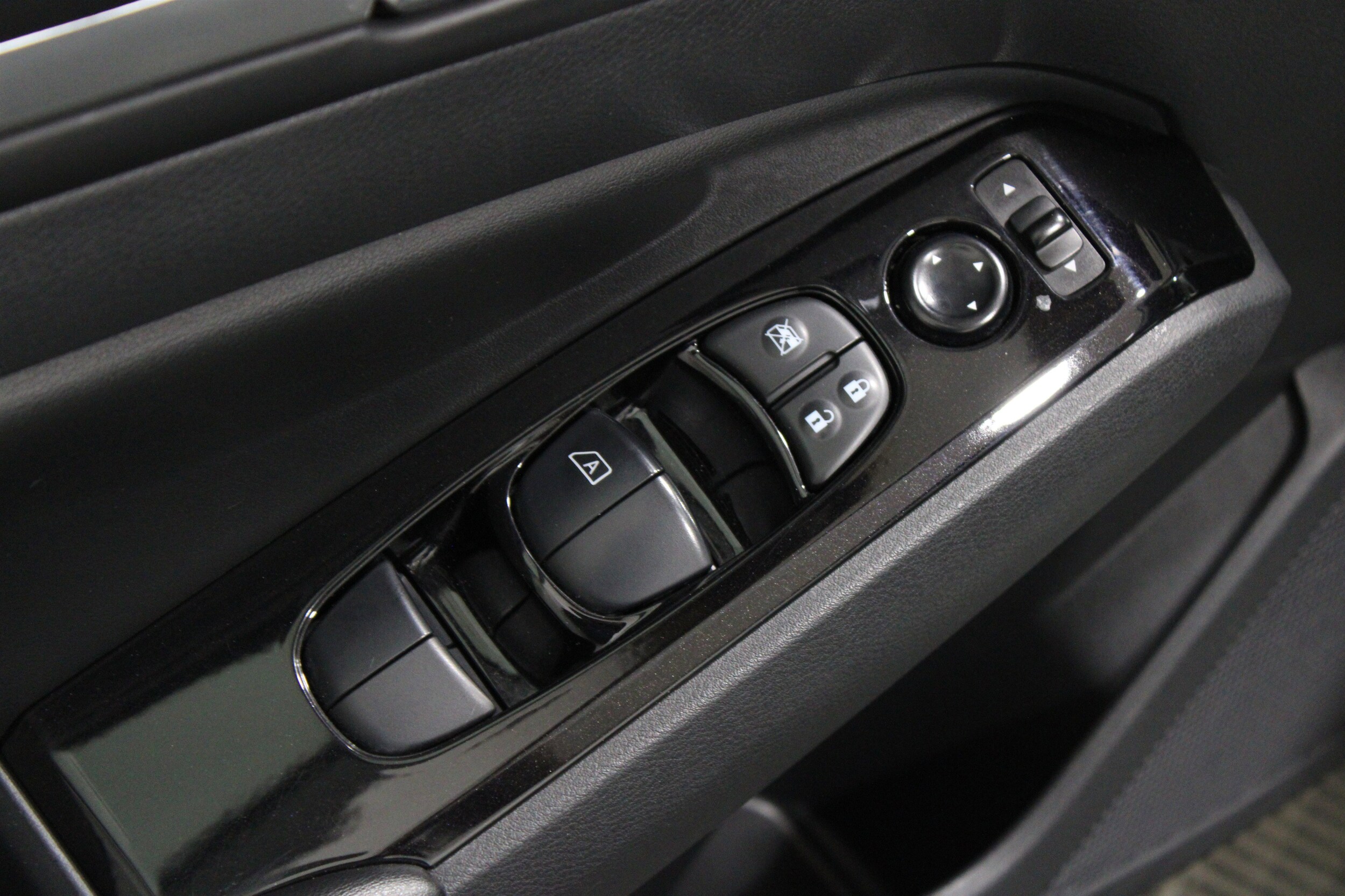 2023 Nissan Altima 2.5 SV photo 4