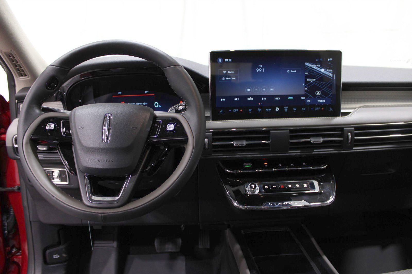 2025 Lincoln Corsair Grand Touring photo 2