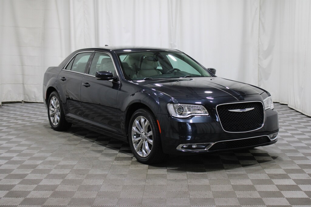 Used 2017 Chrysler 300 Limited Sedan