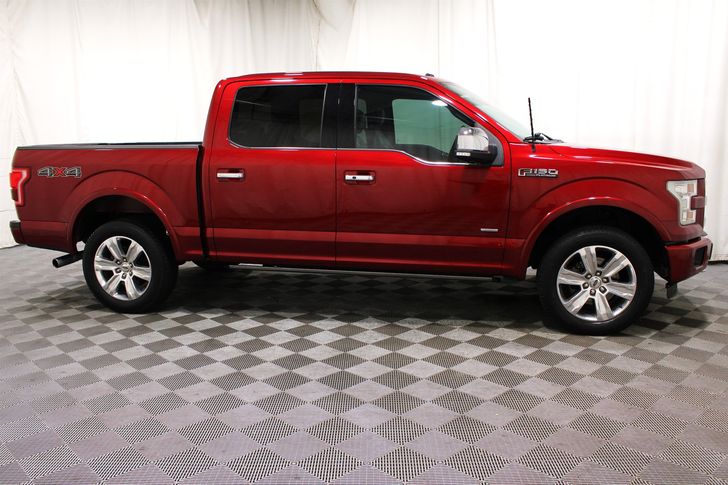 2015 Ford F-150 Platinum - Photo 30