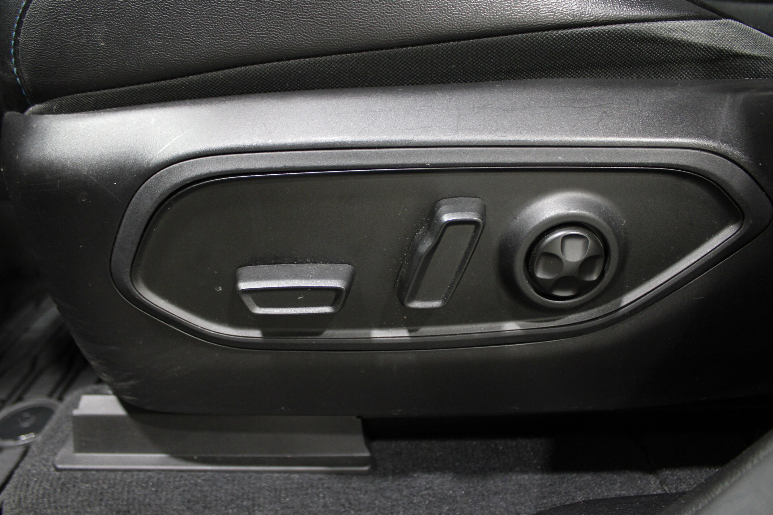 2024 Jeep Cherokee Trailhawk 4xe photo 4