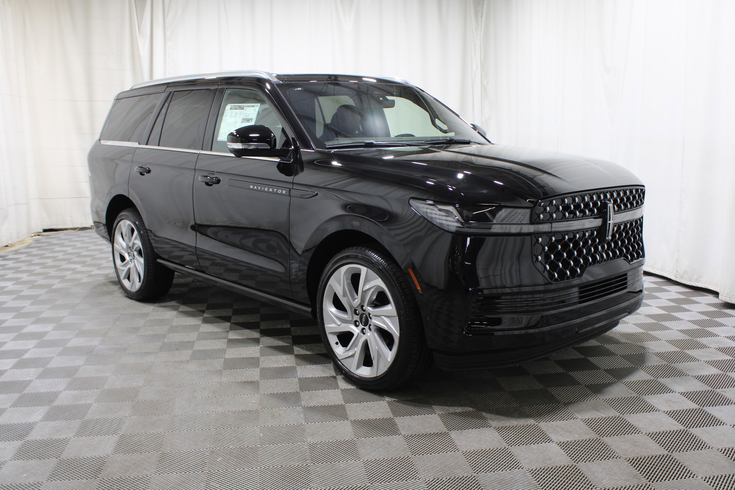 2025 Lincoln Navigator Black Label's photo