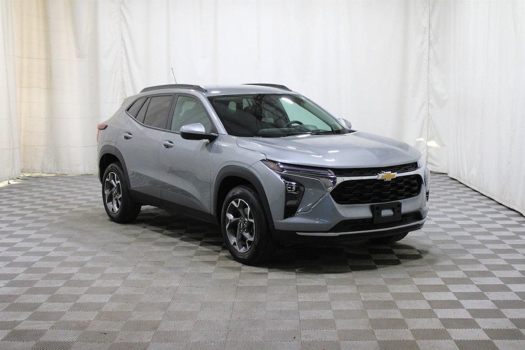 Used 2025 Chevrolet Trax LT SUV