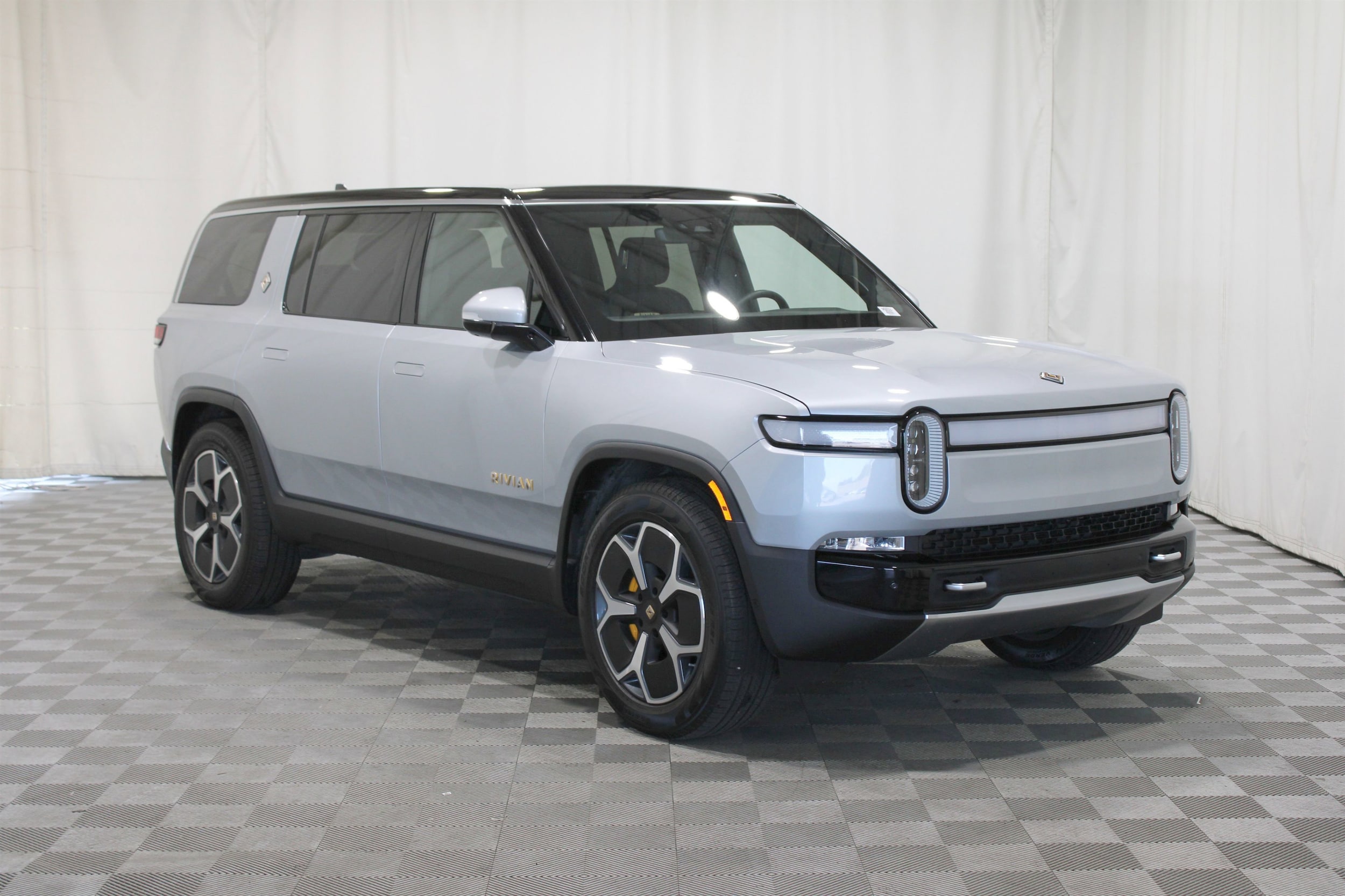 2023 Rivian R1S Adventure