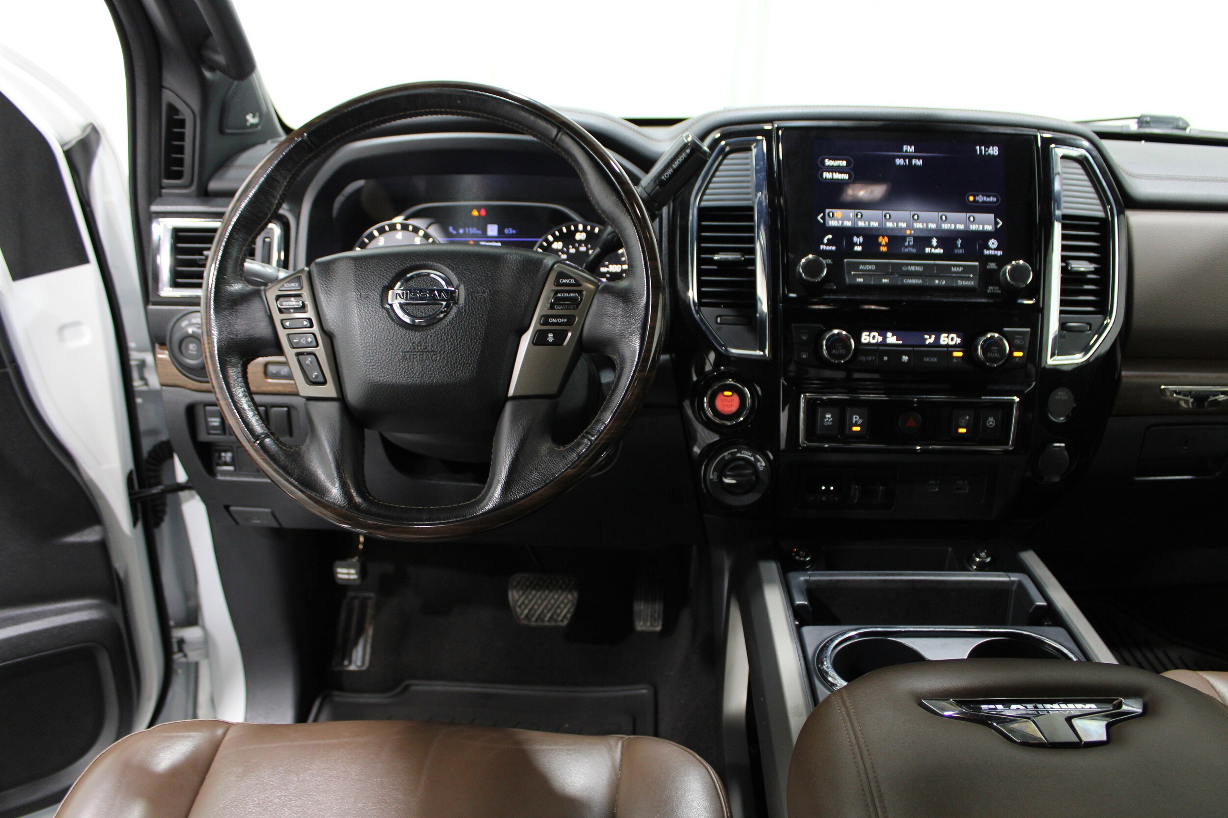 2020 Nissan Titan Platinum Reserve photo 2