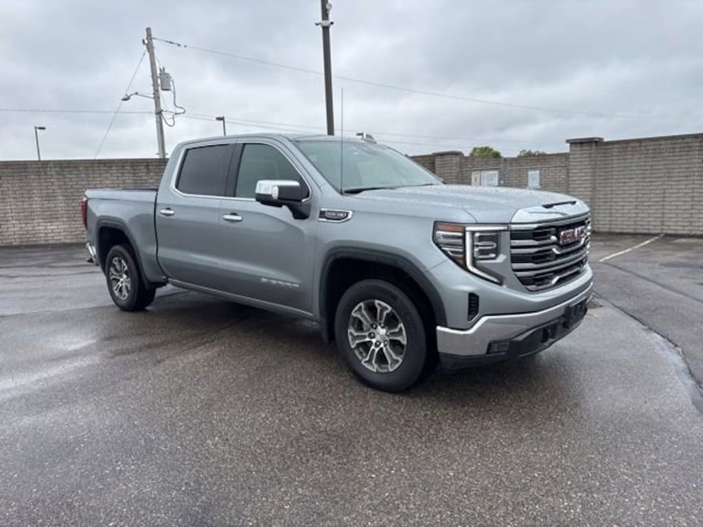 Used 2025 GMC Sierra 1500 SLT Truck Crew Cab