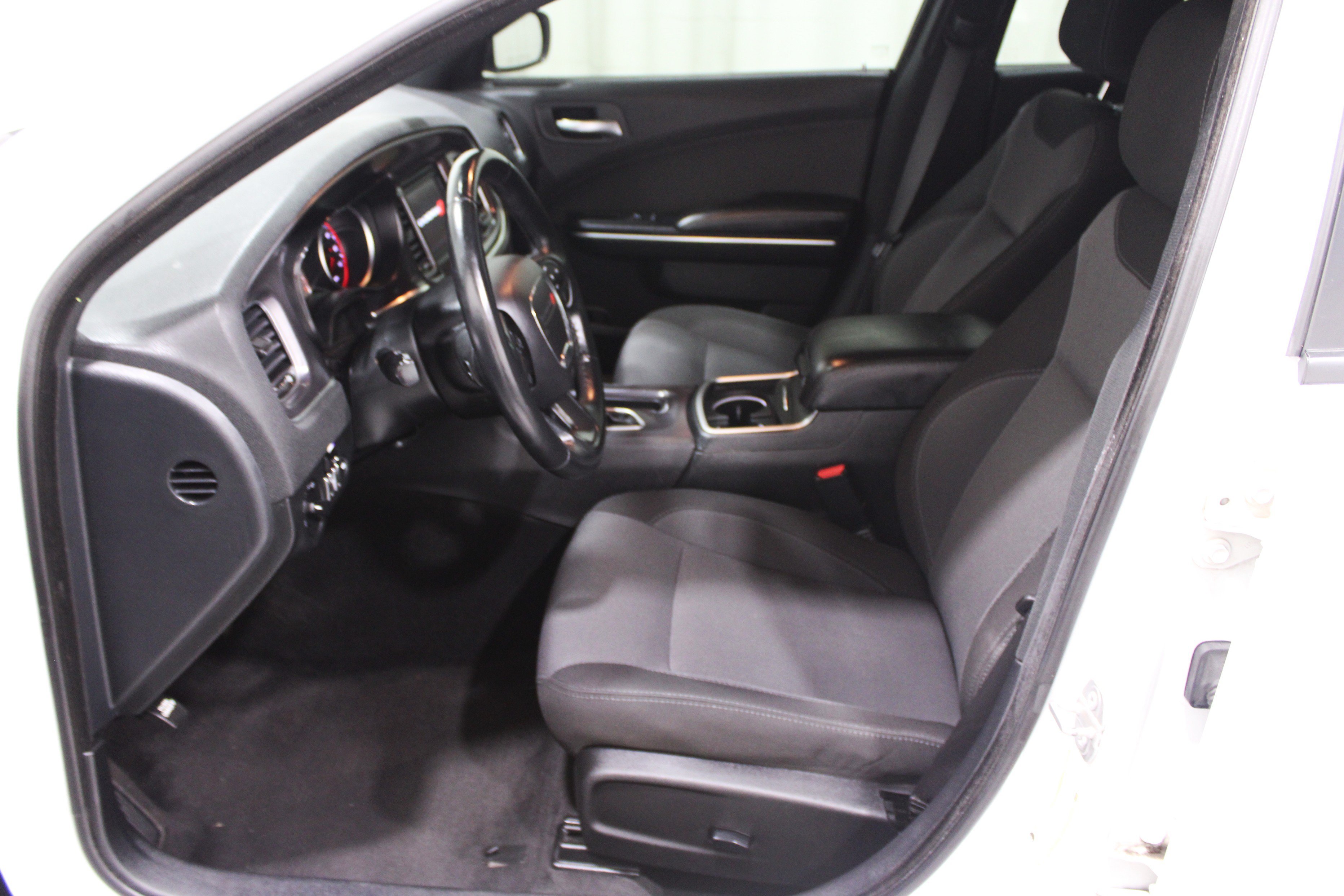 Used 2018 Dodge Charger SXT Sedan