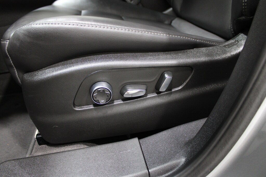 Certified 2025 Cadillac XT4 FWD Premium Luxury SUV