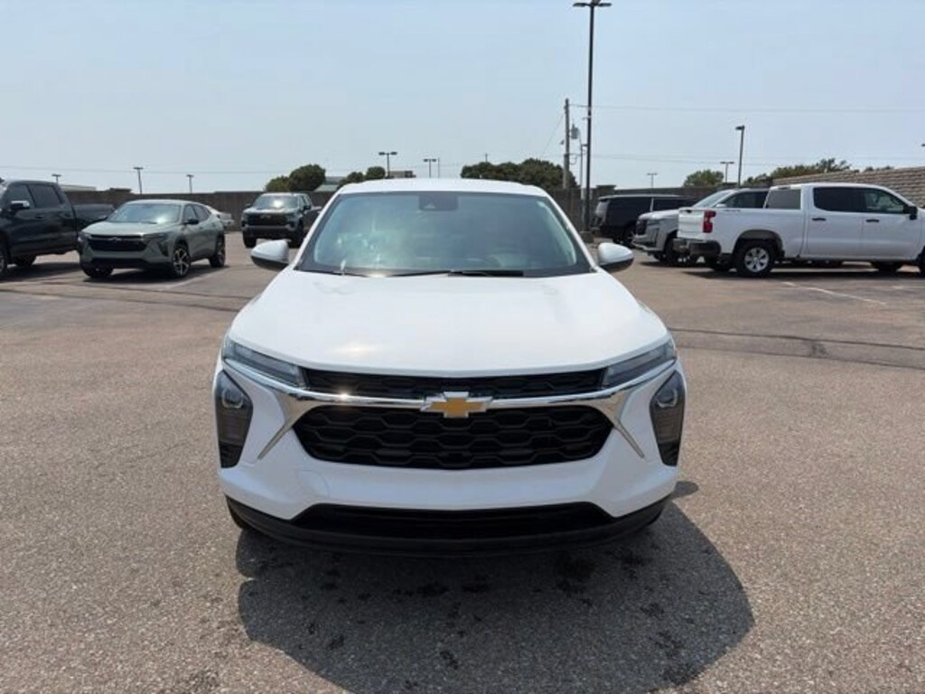 Used 2025 Chevrolet Trax LS SUV