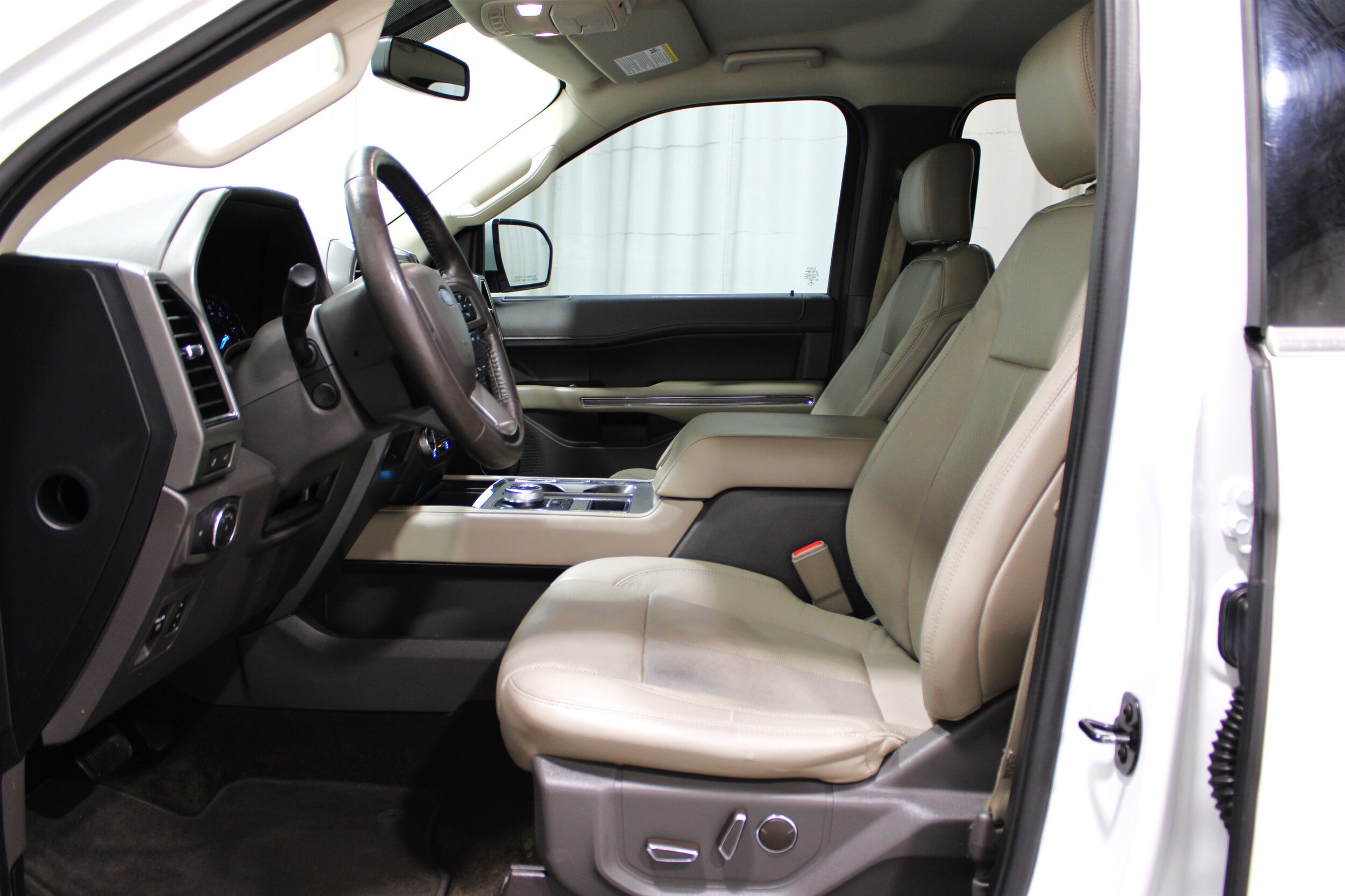 2018 Ford Expedition XLT photo 3