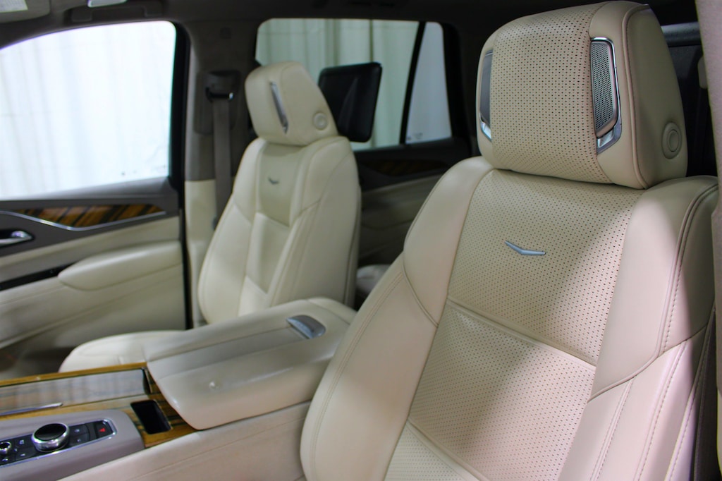 Used 2023 Cadillac Escalade 4WD Sport Platinum SUV