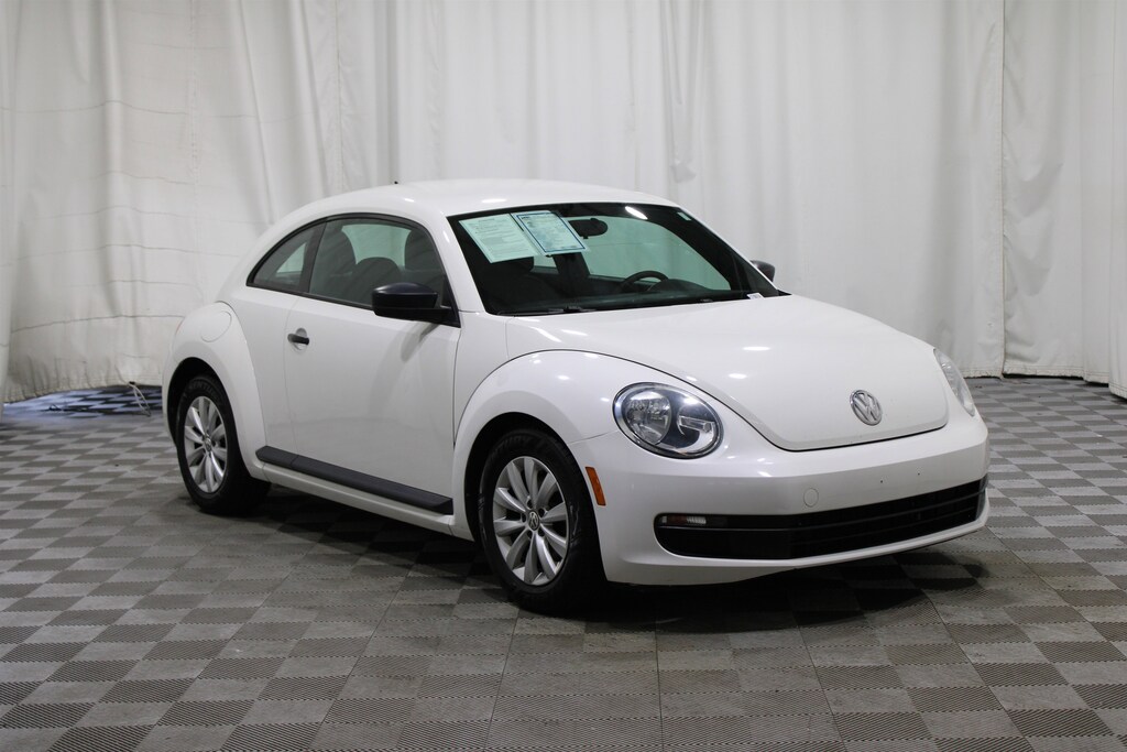 Used 2013 Volkswagen Beetle 2.5L Hatchback