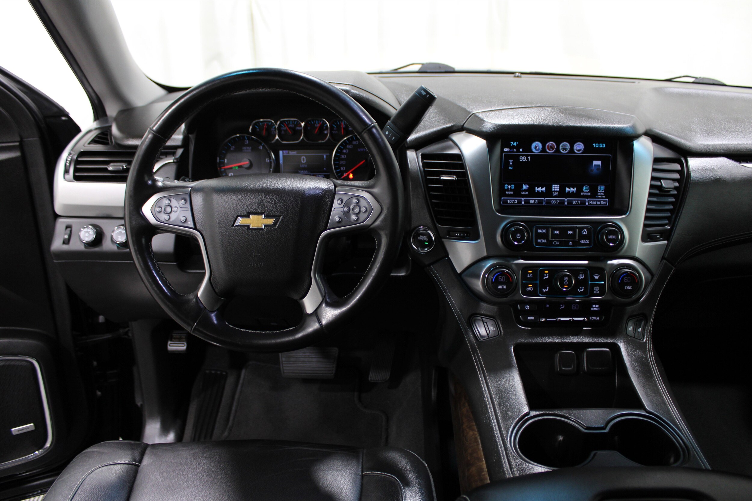 2020 Chevrolet Suburban LT photo 2