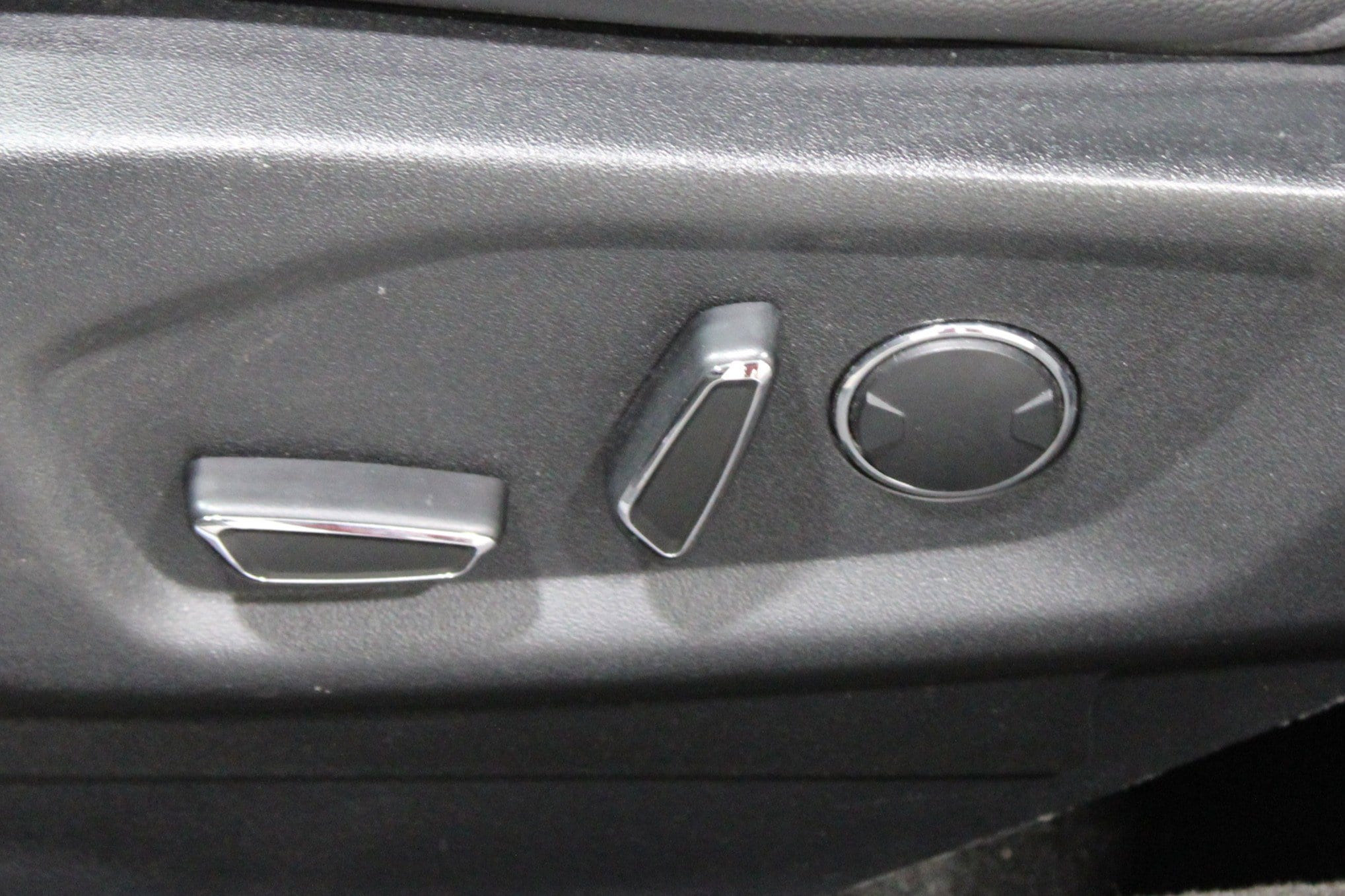 Image 4 of 2017 Ford Explorer Limited SUV