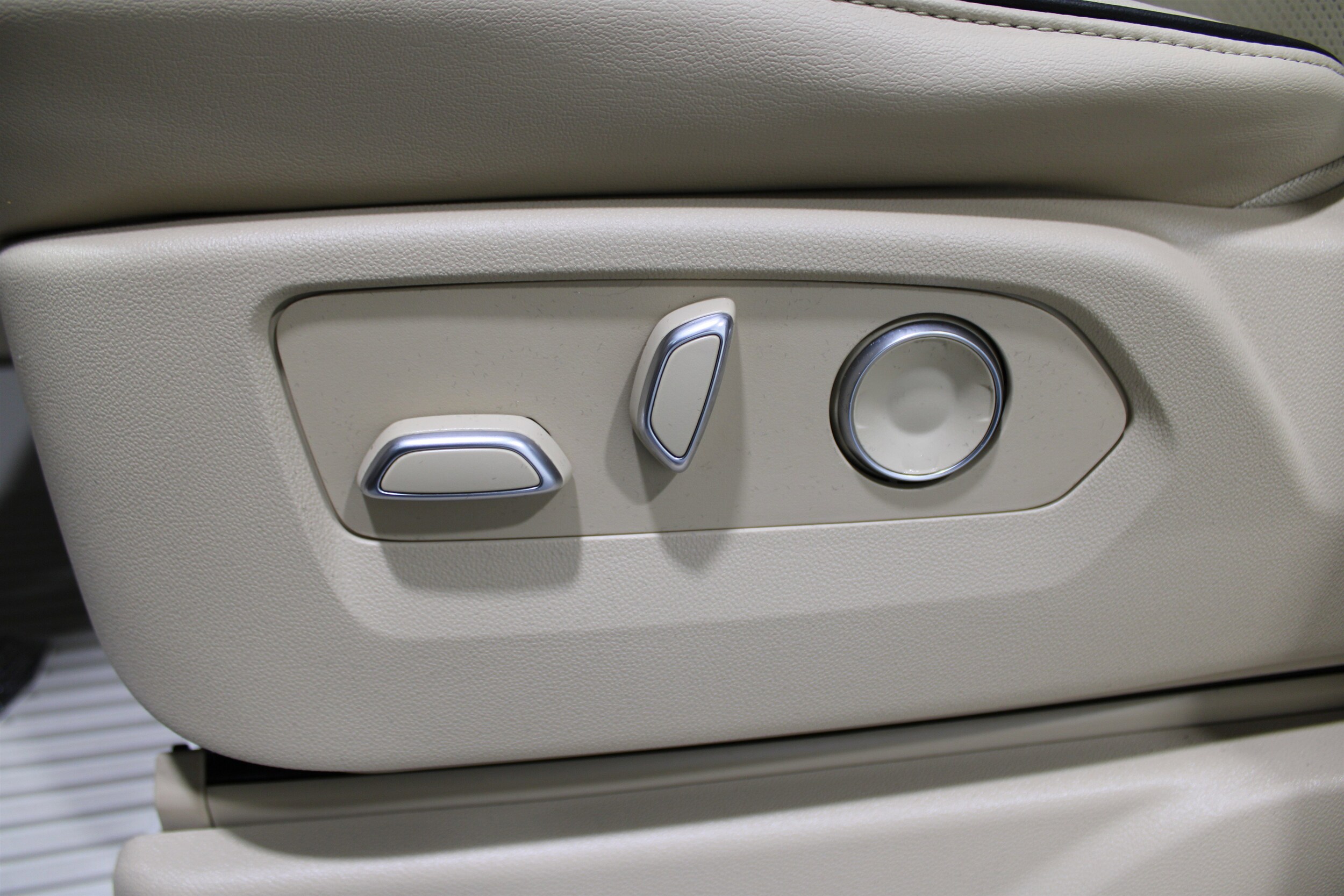 2023 Cadillac Escalade ESV Premium Luxury photo 4