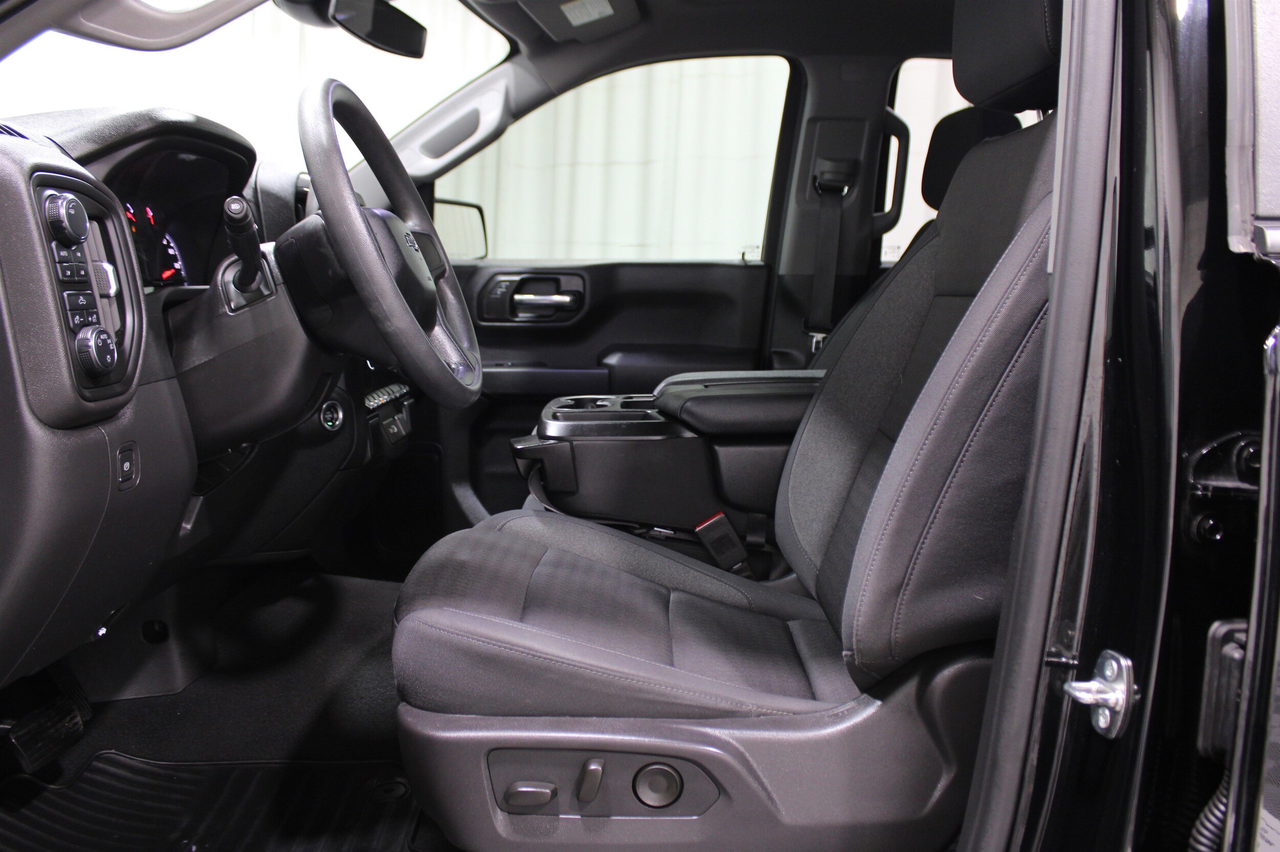 2024 Chevrolet Silverado 1500 Custom Trail Boss photo 3