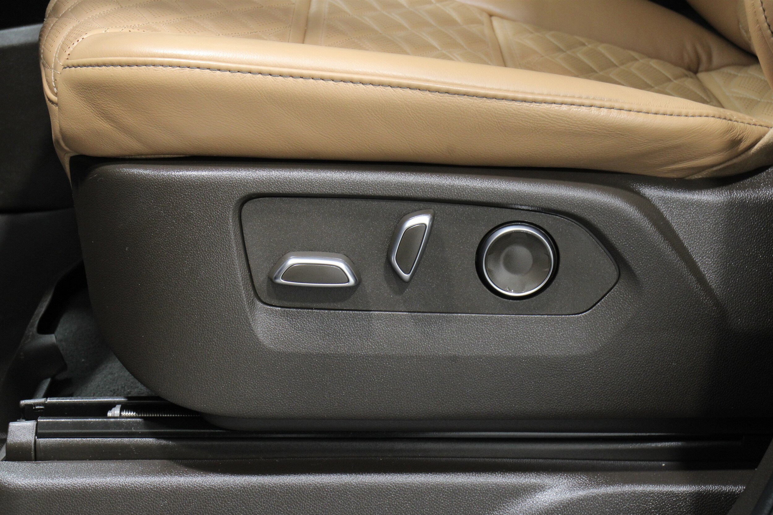 2024 Cadillac Escalade Sport photo 4