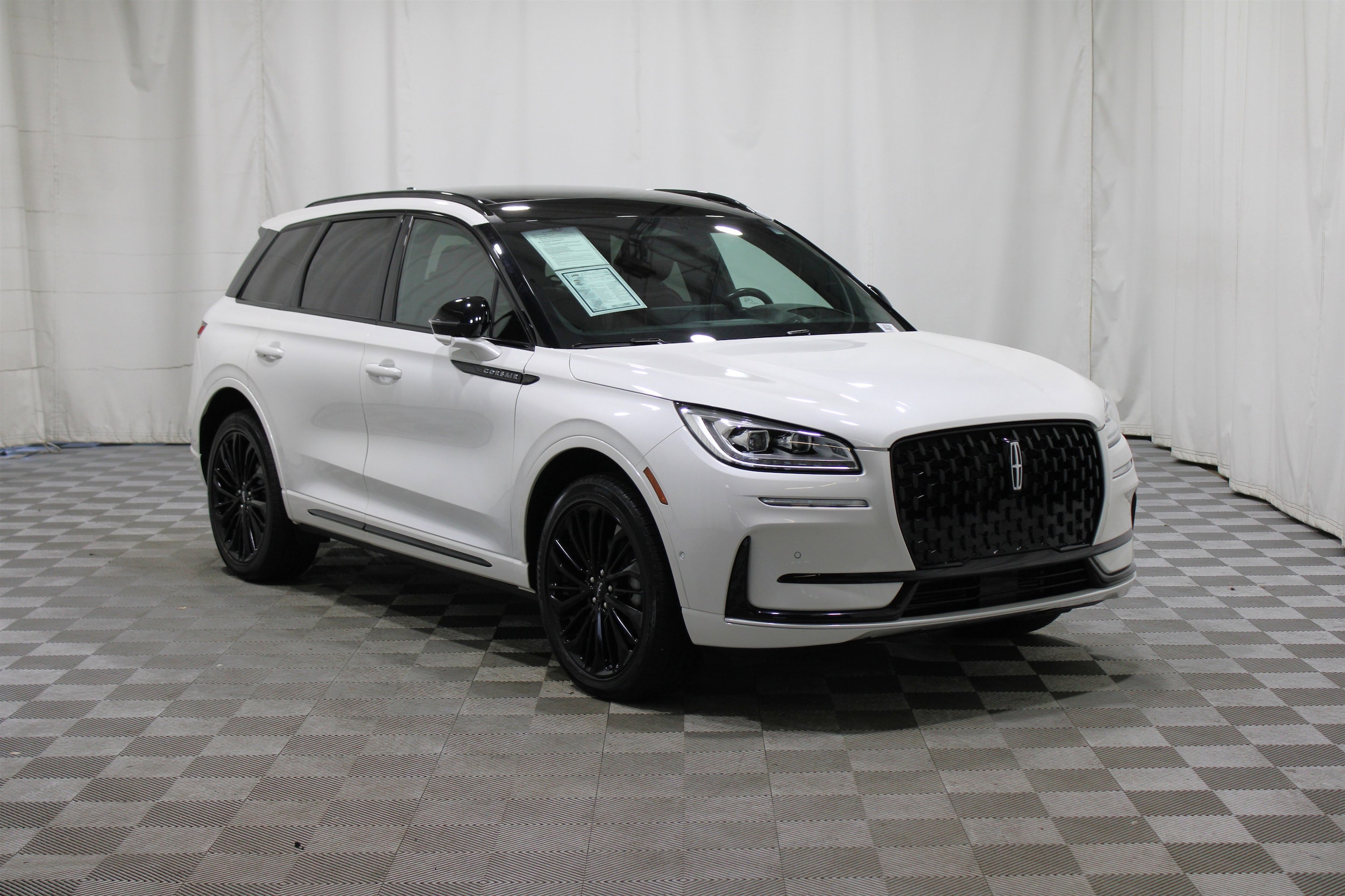 2023 Lincoln Corsair Reserve's photo