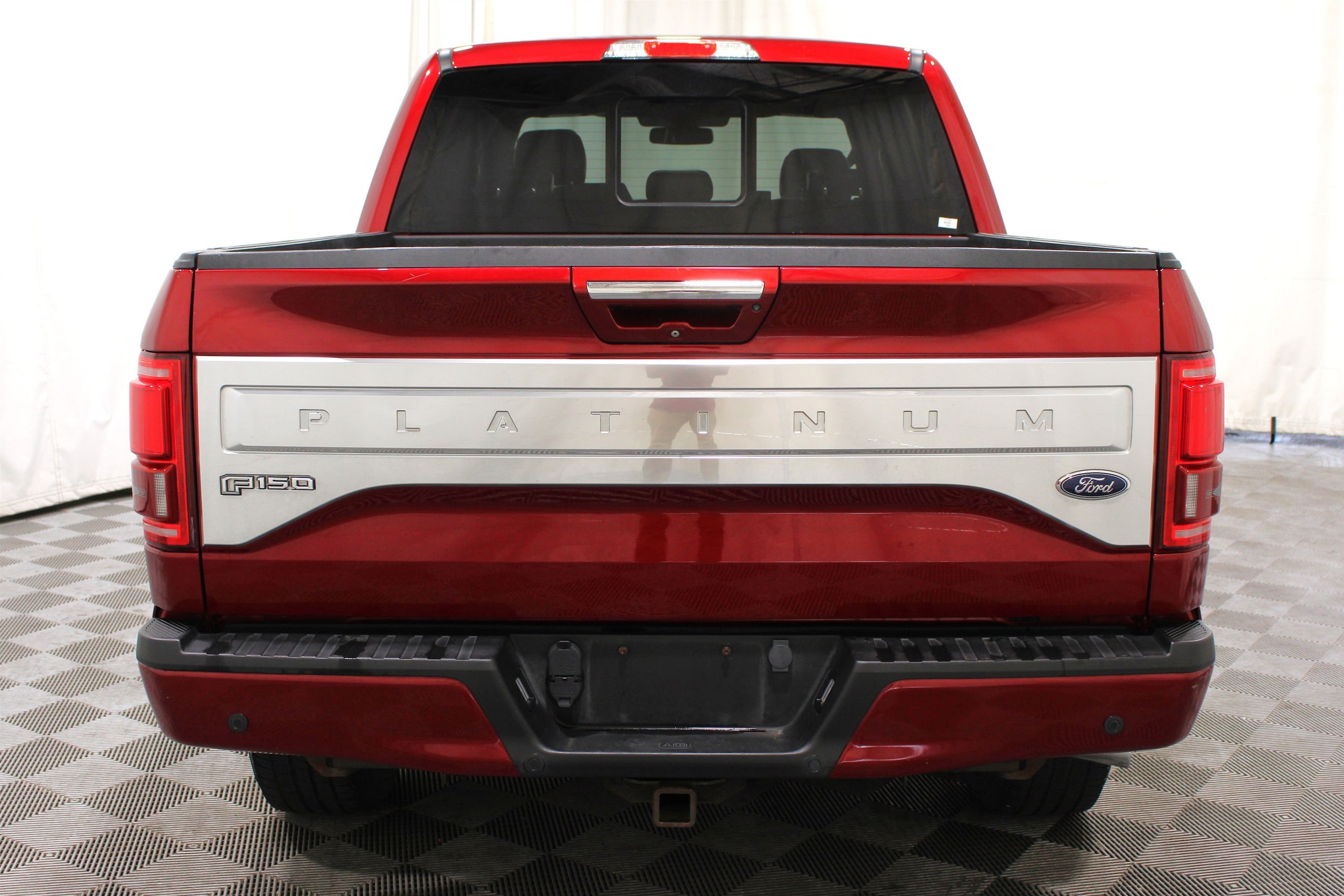 2015 Ford F-150 Platinum - Photo 32