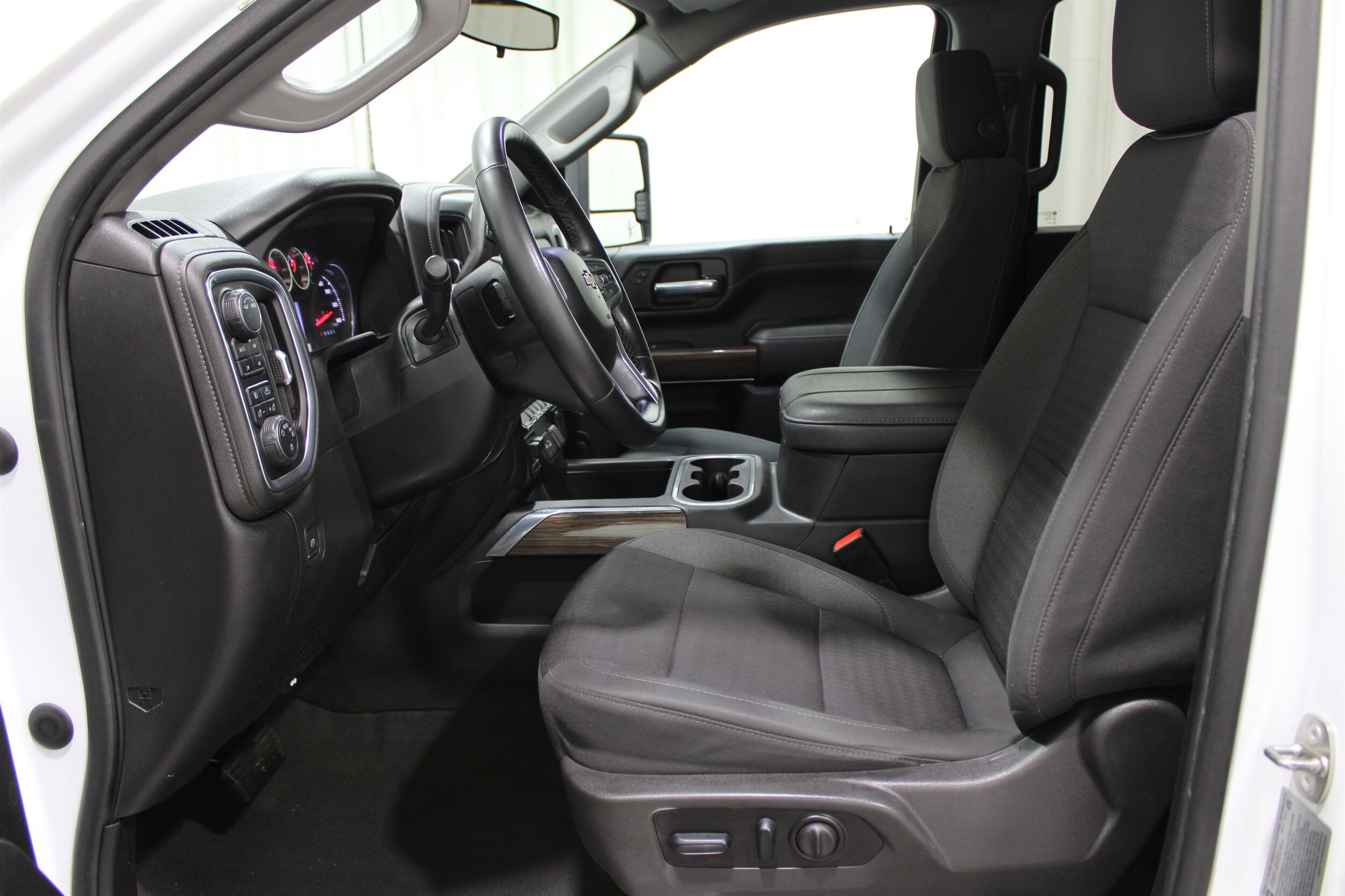 2023 Chevrolet Silverado 3500HD LT photo 3