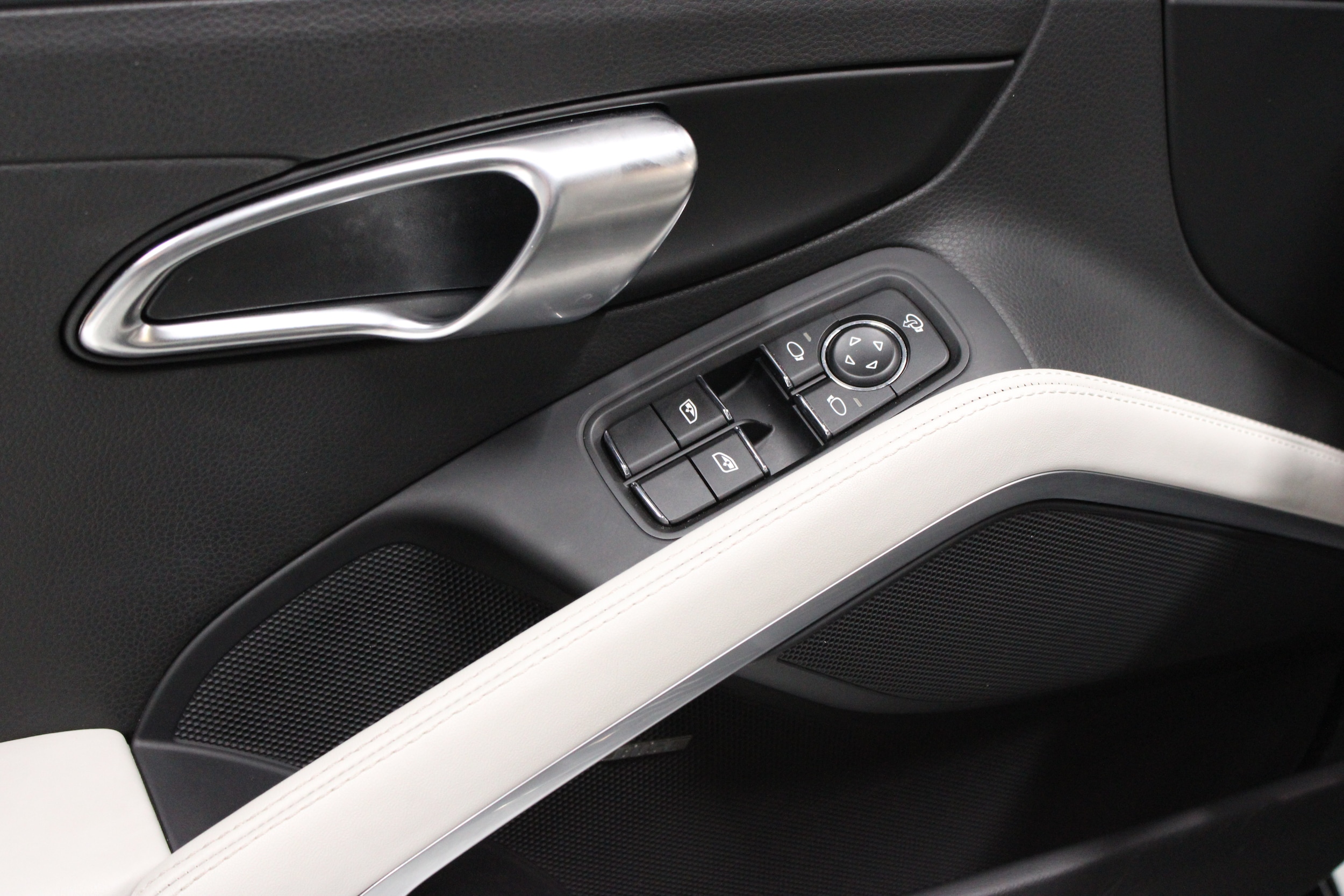 2025 Porsche 718 S - Photo 7