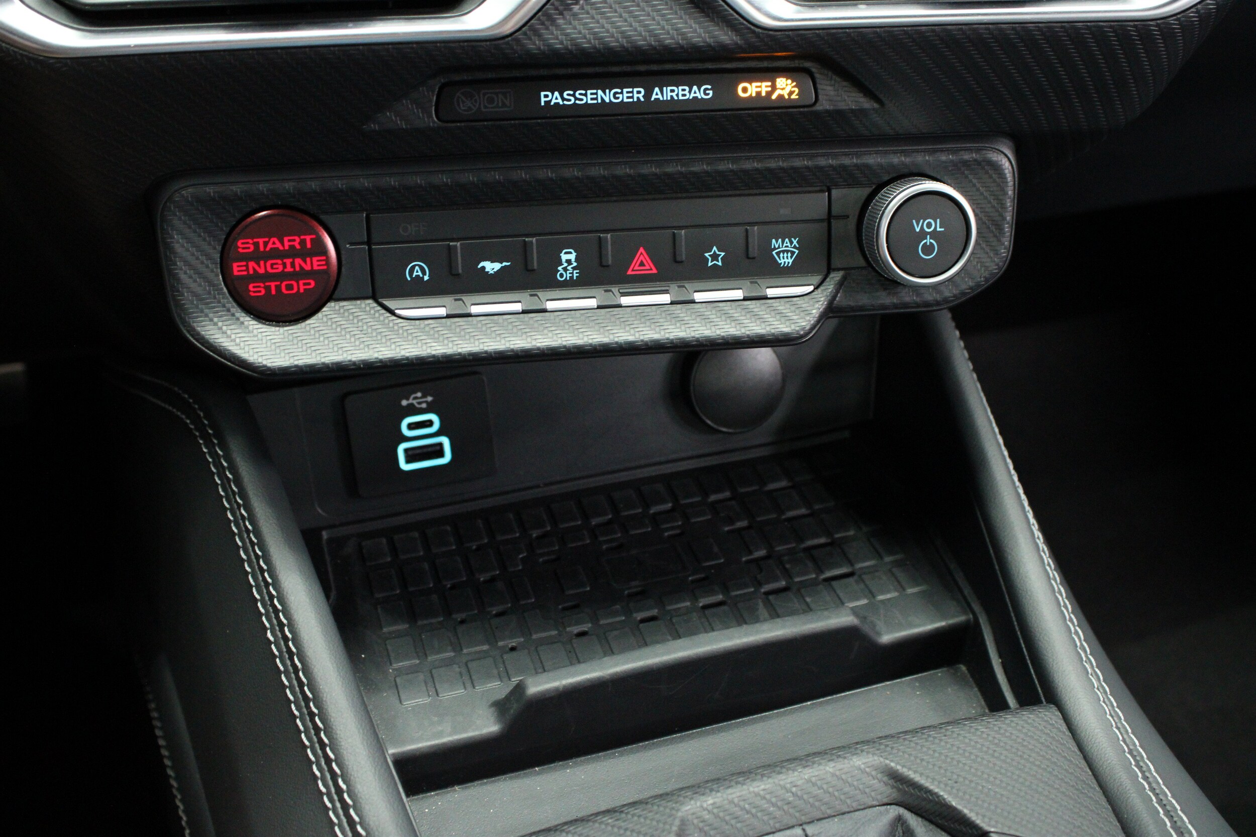 2024 Ford Mustang GT Premium - Photo 17