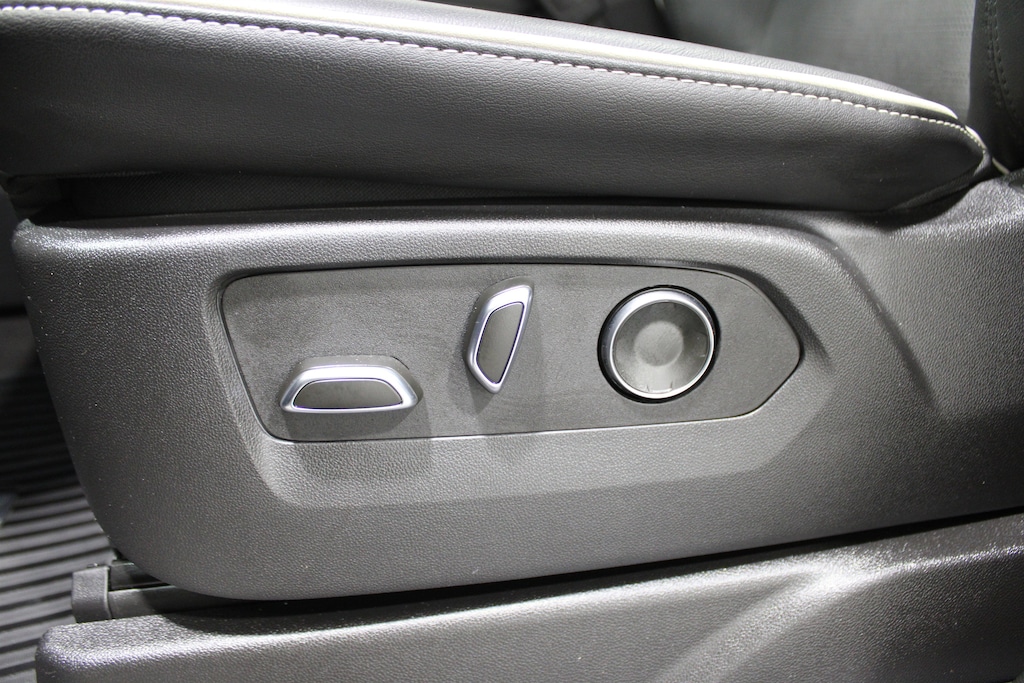 Used 2025 Cadillac Escalade 4WD Sport SUV