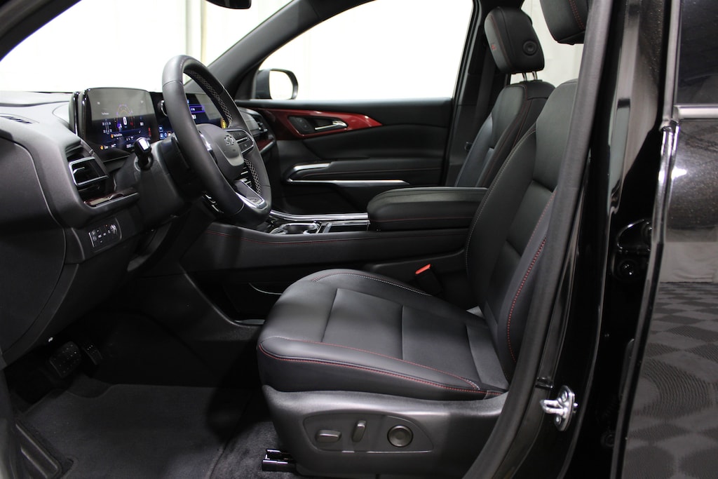 Used 2024 Chevrolet Traverse AWD Z71 SUV