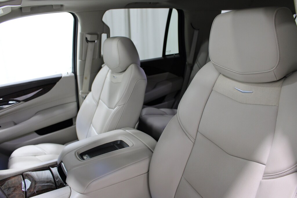 Used 2016 Cadillac Escalade Luxury Collection SUV