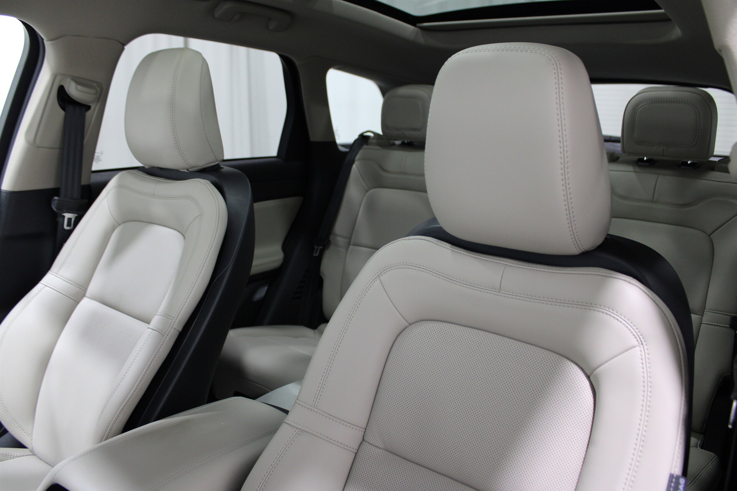 2025 Lincoln Corsair Grand Touring photo 4