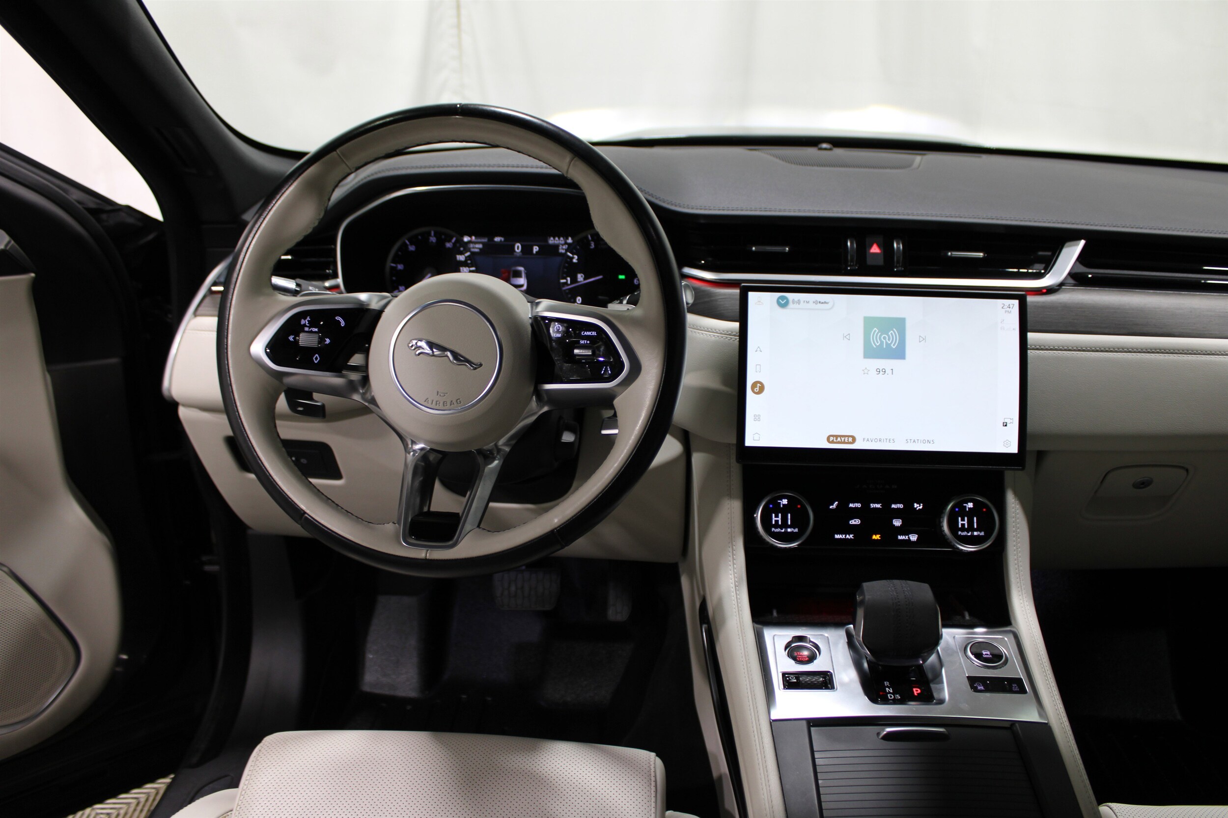 2022 Jaguar F-PACE P250 S photo 2