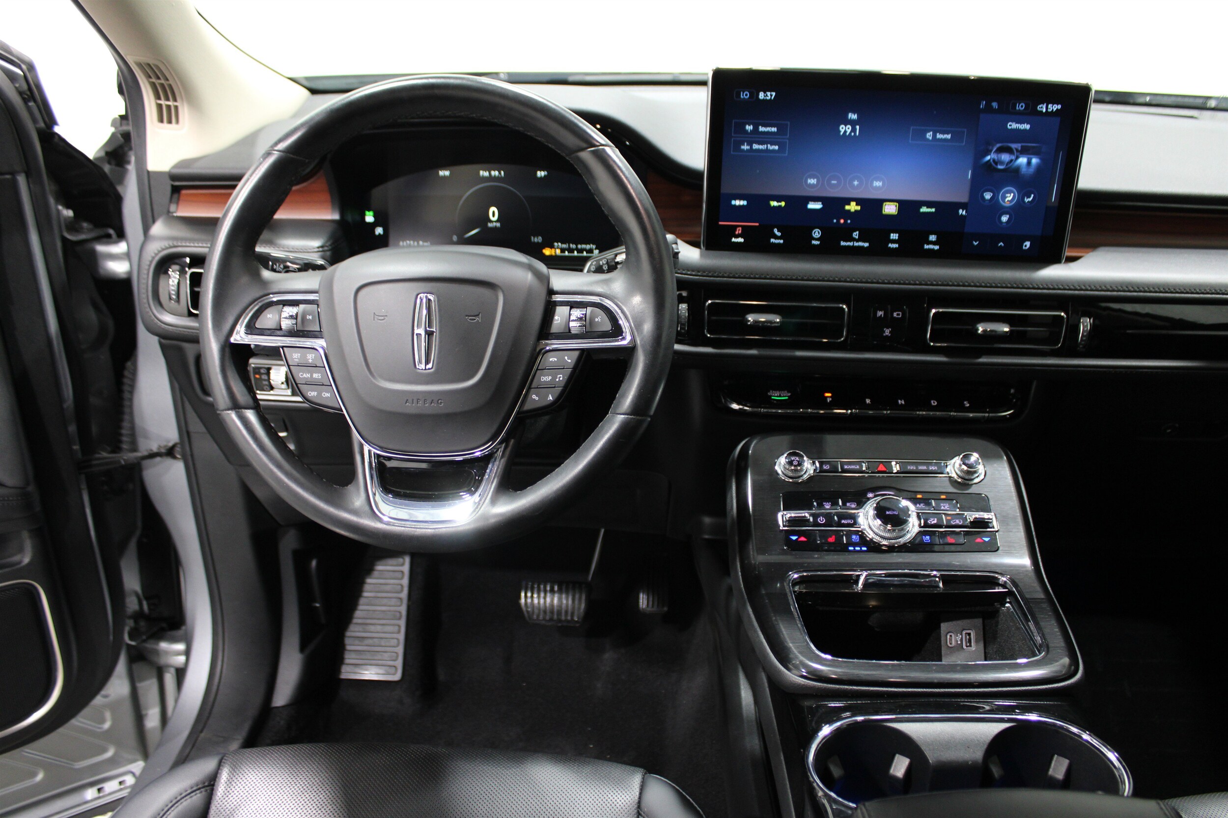 2022 Lincoln Nautilus Reserve photo 2