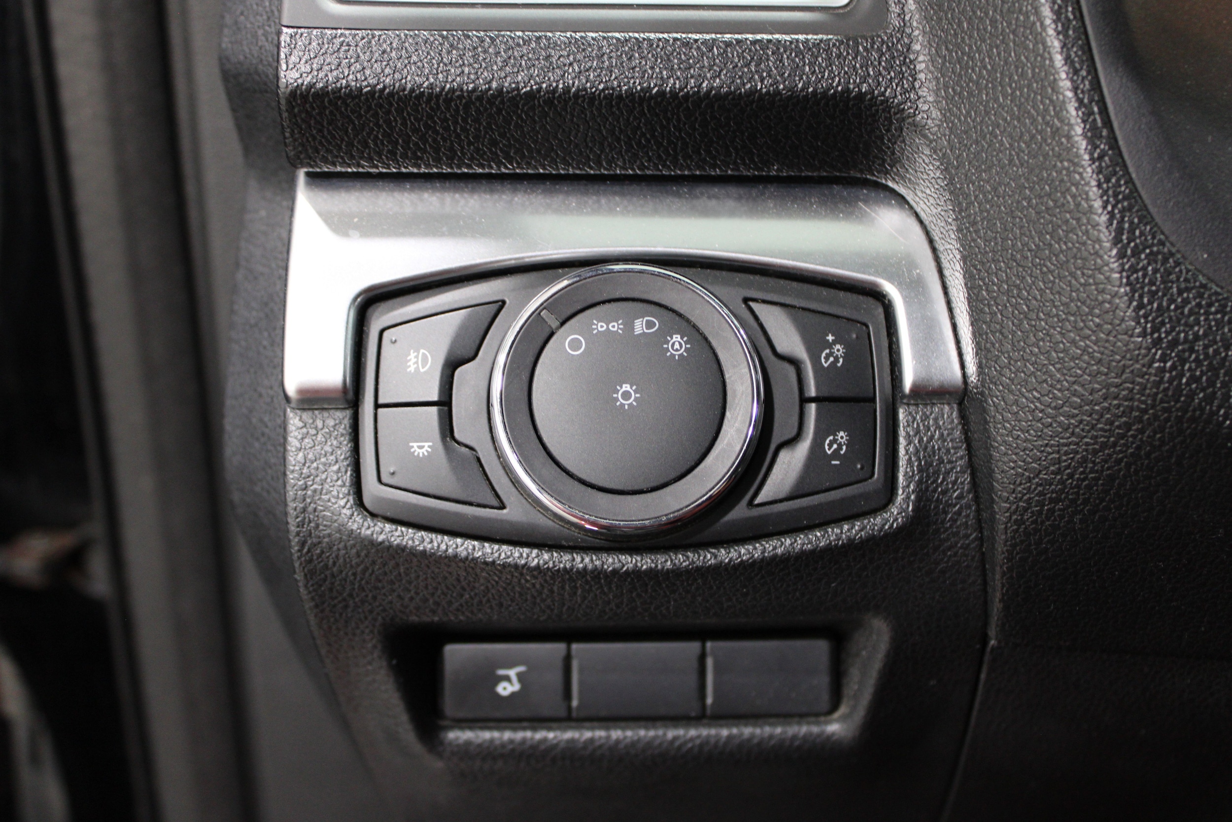 Image 8 of 2017 Ford Explorer Limited SUV