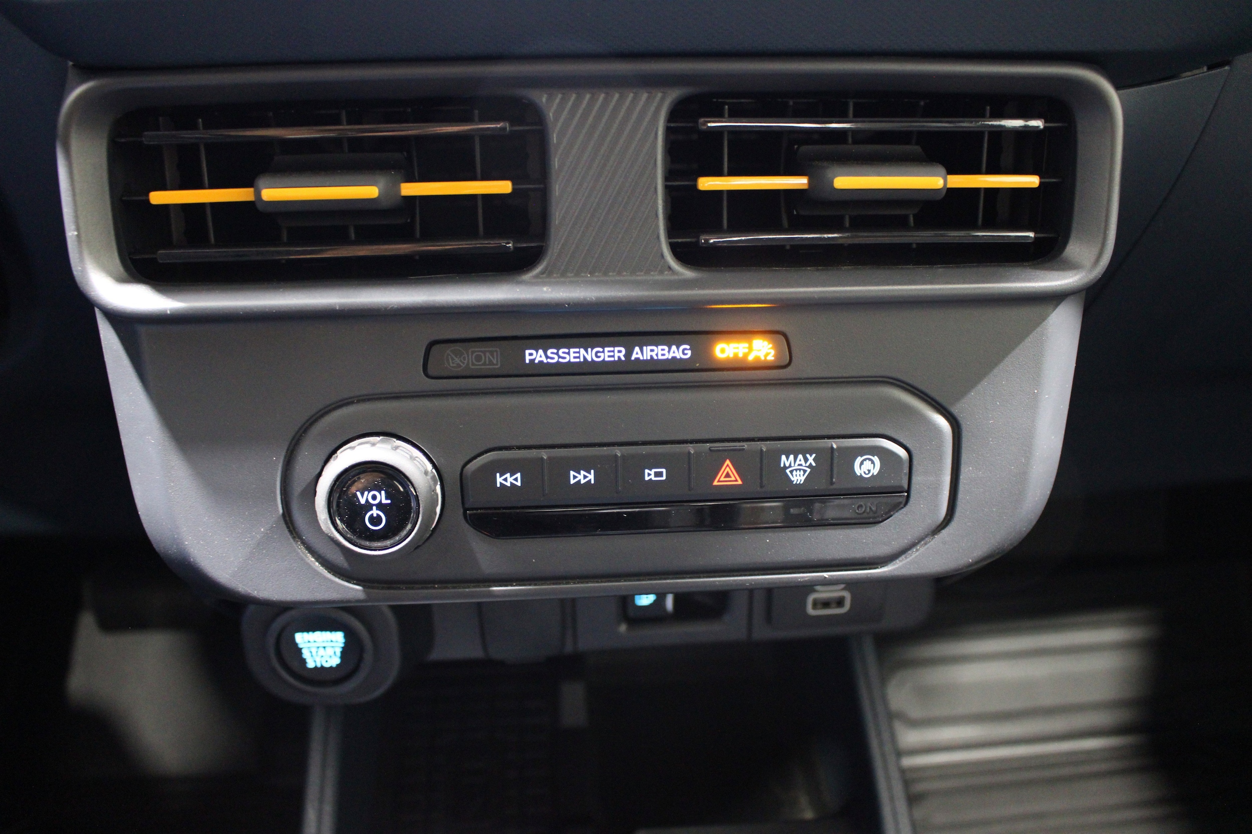 2025 Ford Maverick Tremor - Photo 17