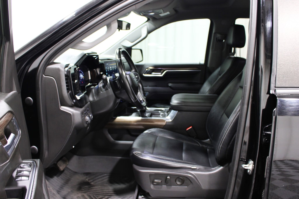 Used 2023 Chevrolet Silverado 1500 LT Trail Boss Truck Crew Cab
