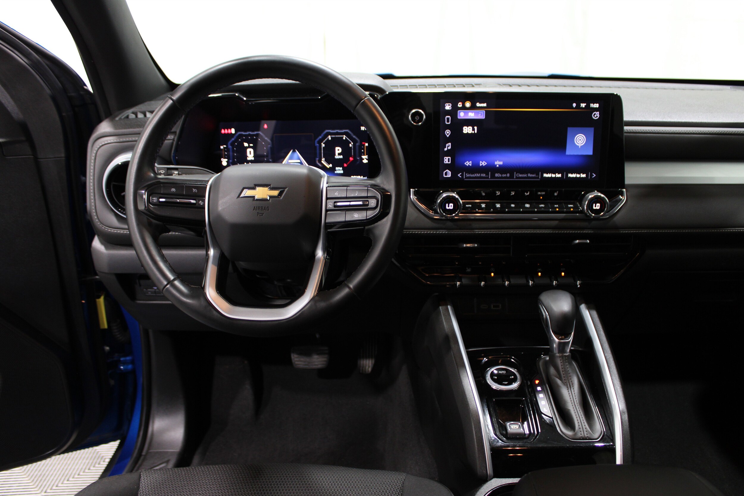 2024 Chevrolet Colorado LT photo 2