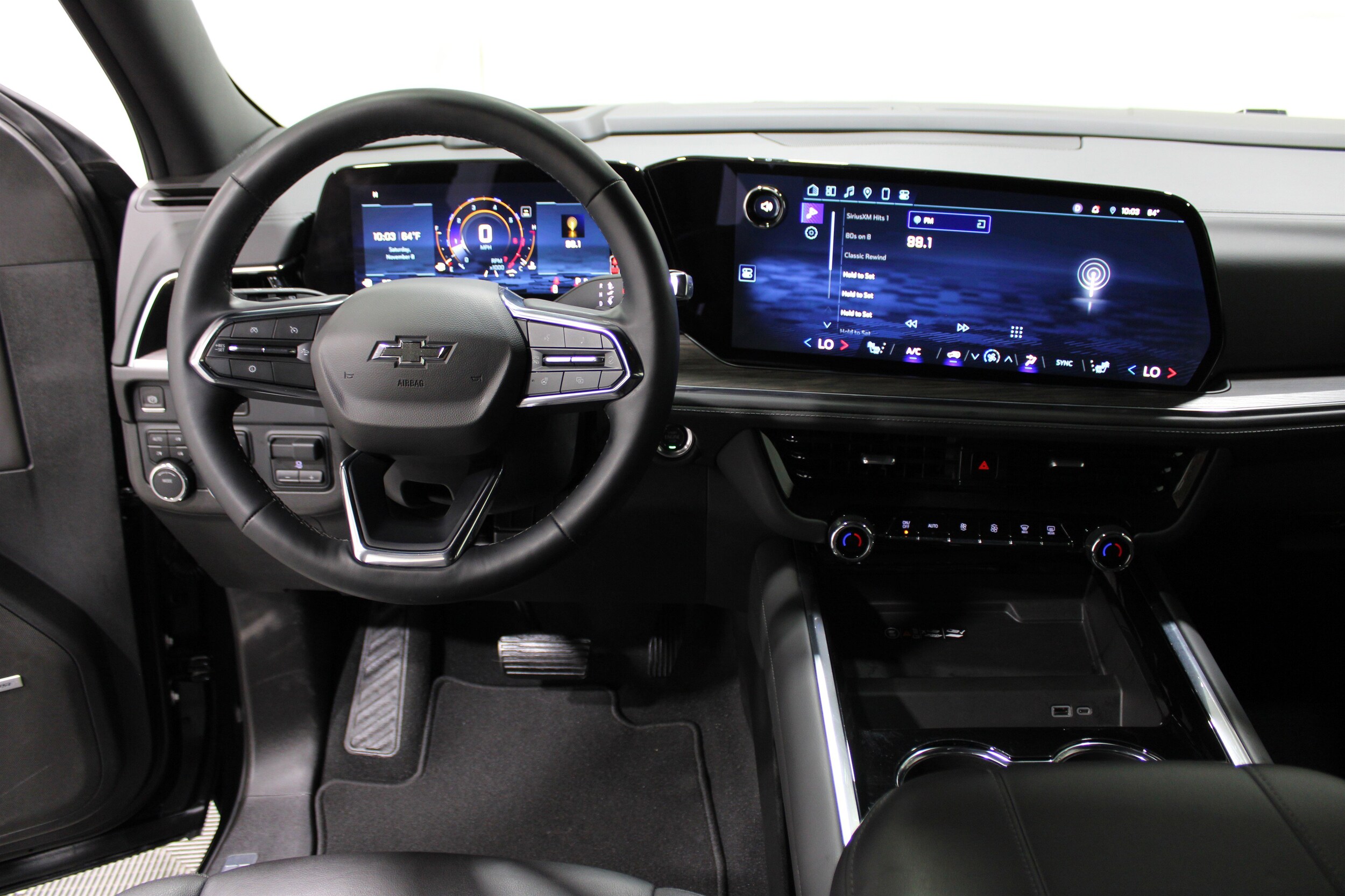 2025 Chevrolet Tahoe Z71 photo 2