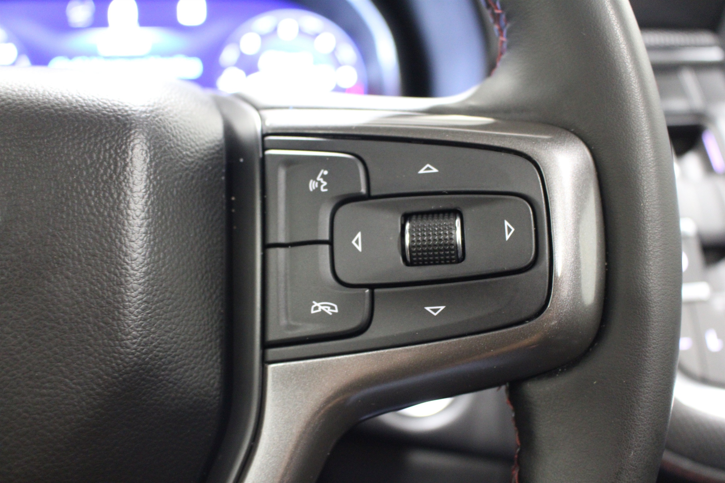 2024 Chevrolet Suburban RST - Photo 13