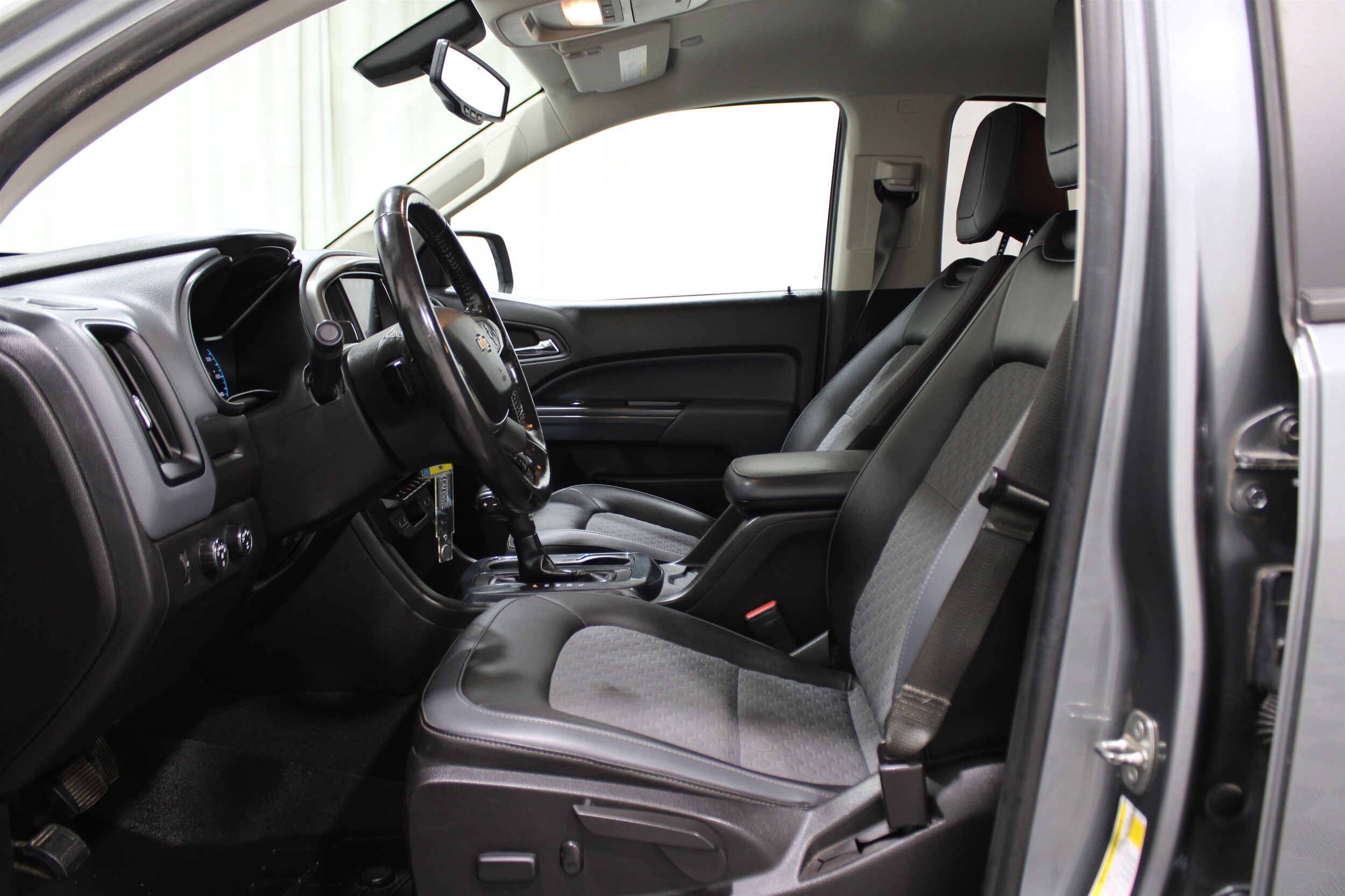 2019 Chevrolet Colorado Z71 photo 3