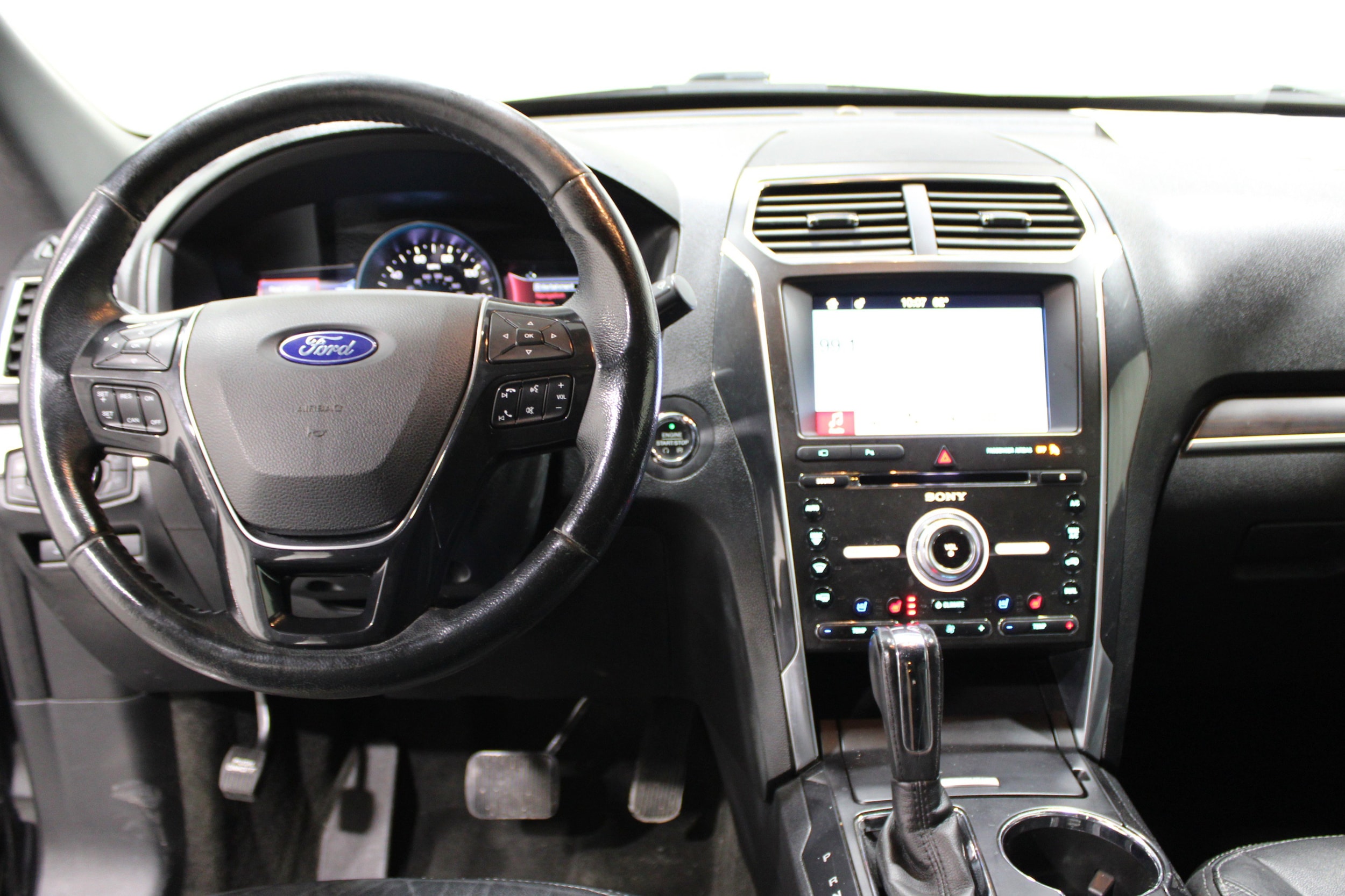 Image 2 of 2017 Ford Explorer Limited SUV