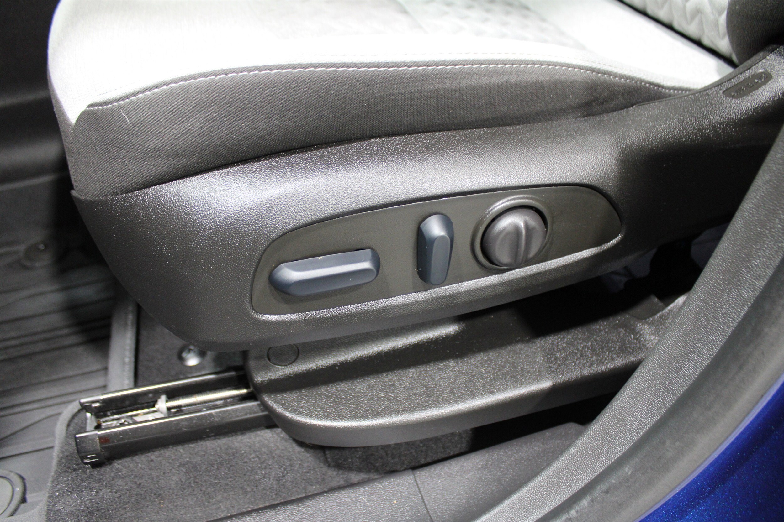 2023 Chevrolet Equinox LS photo 4